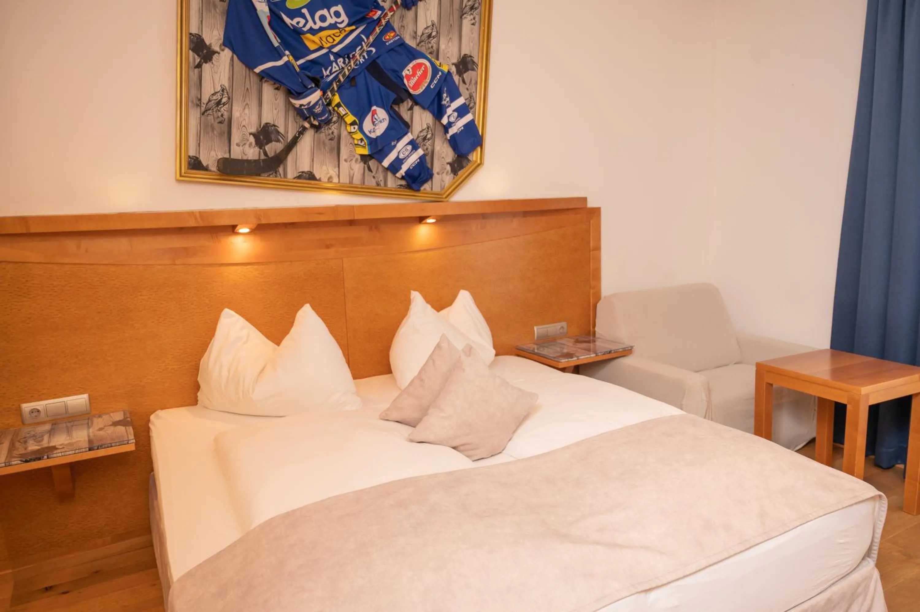 Photo of the whole room, Bed in Boutique Hotel Goldenes Lamm Villach