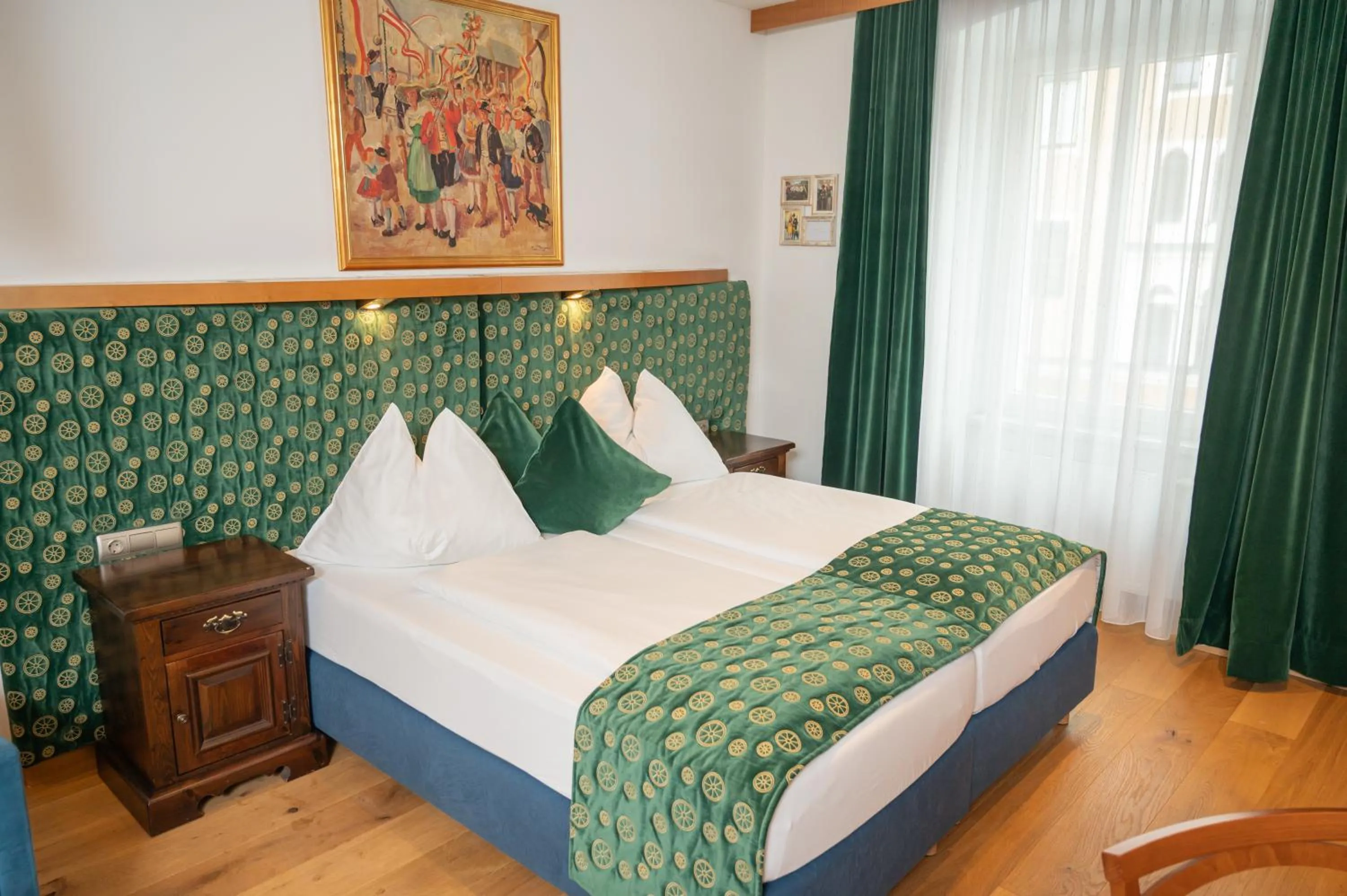 Photo of the whole room, Bed in Boutique Hotel Goldenes Lamm Villach
