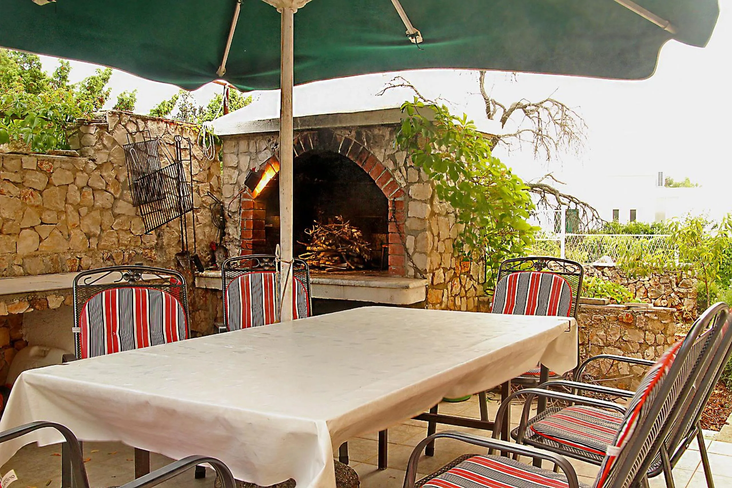 BBQ facilities in Villa Perla