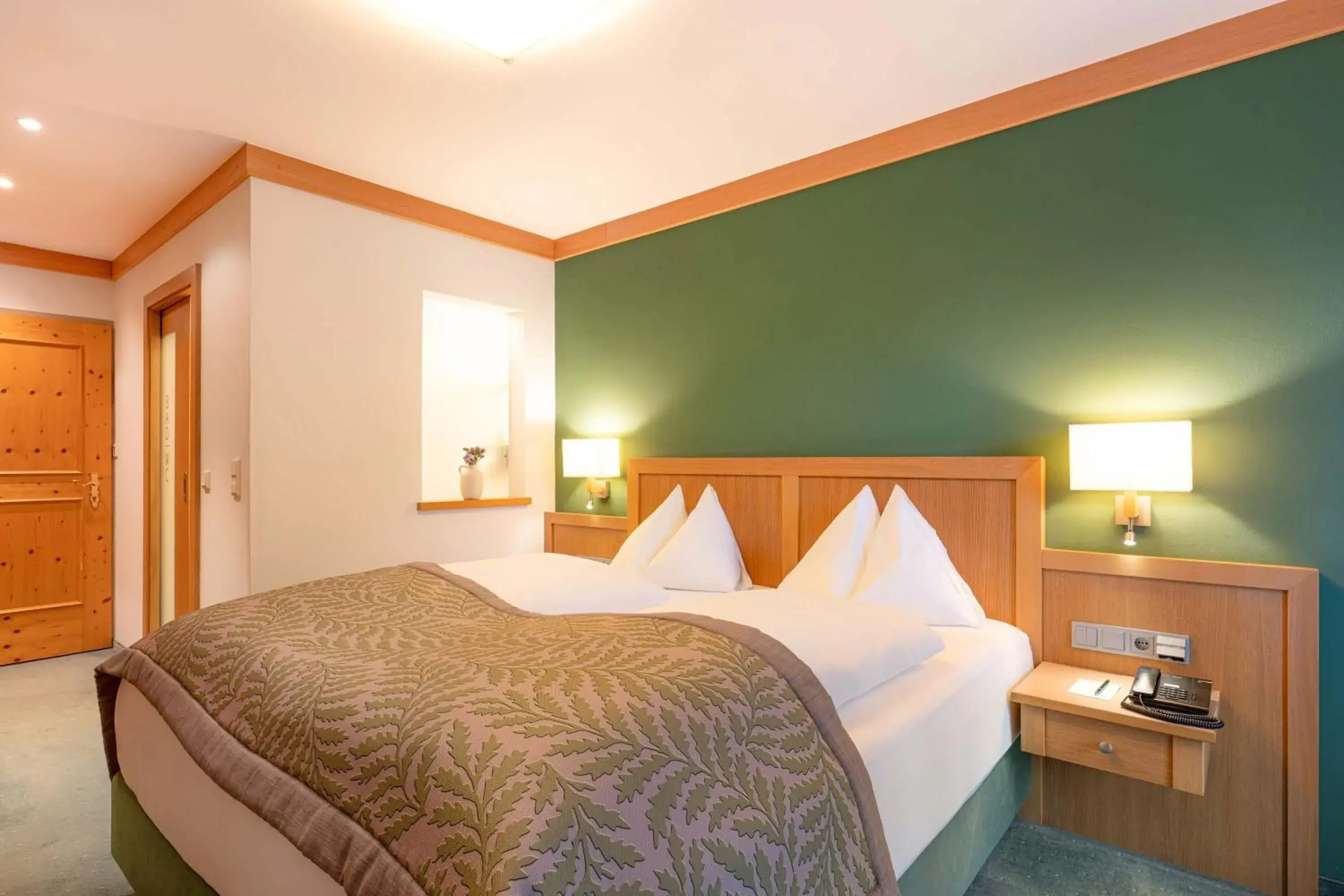 Double Room in Romantik Hotel Die Gersberg Alm mit Panoramablick auf Salzburg Double Room in Romantik Hotel Die Gersberg Alm mit Panoramablick auf Salzburg