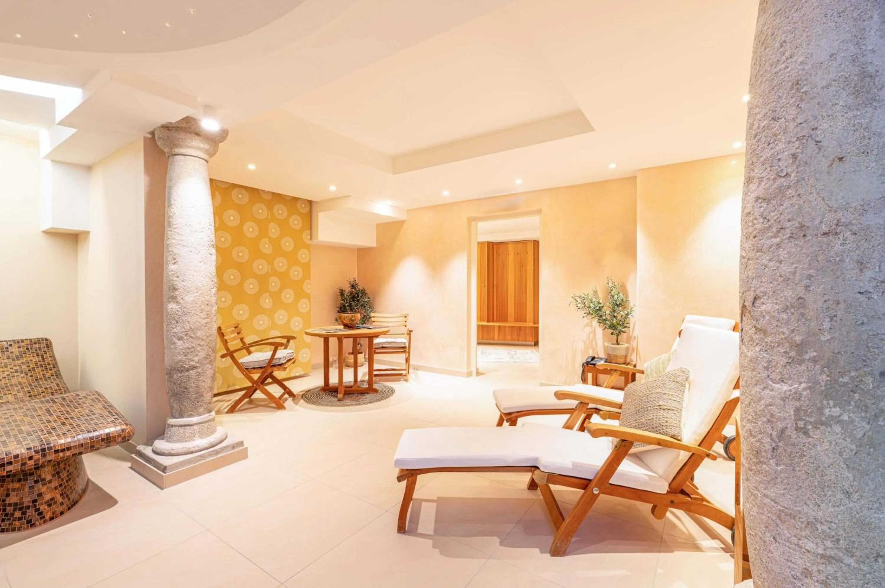 Sauna in Romantik Hotel Die Gersberg Alm mit Panoramablick auf Salzburg