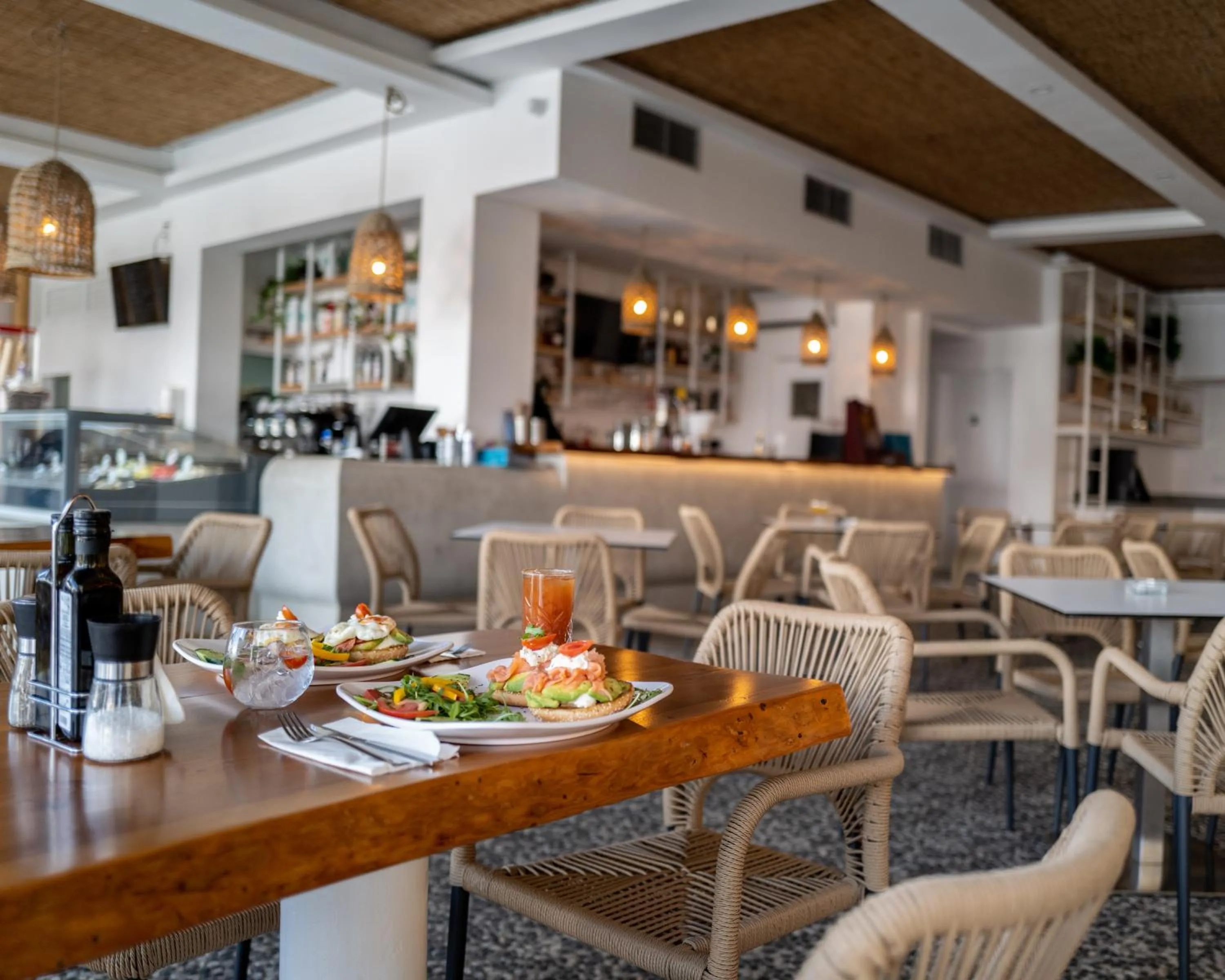 Restaurant/places to eat in Blue Harbour Boutique