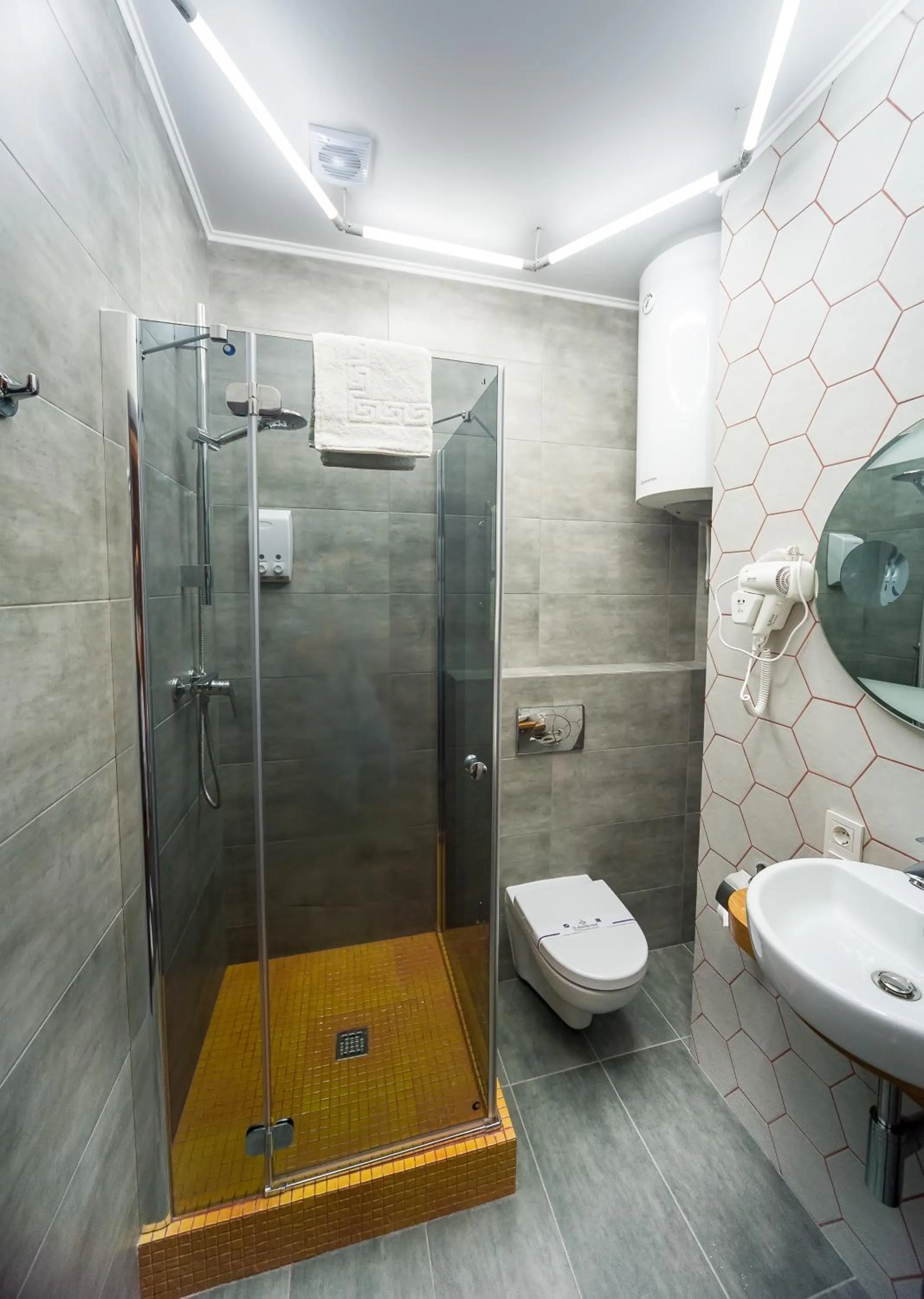 Shower in Beehive Hotel