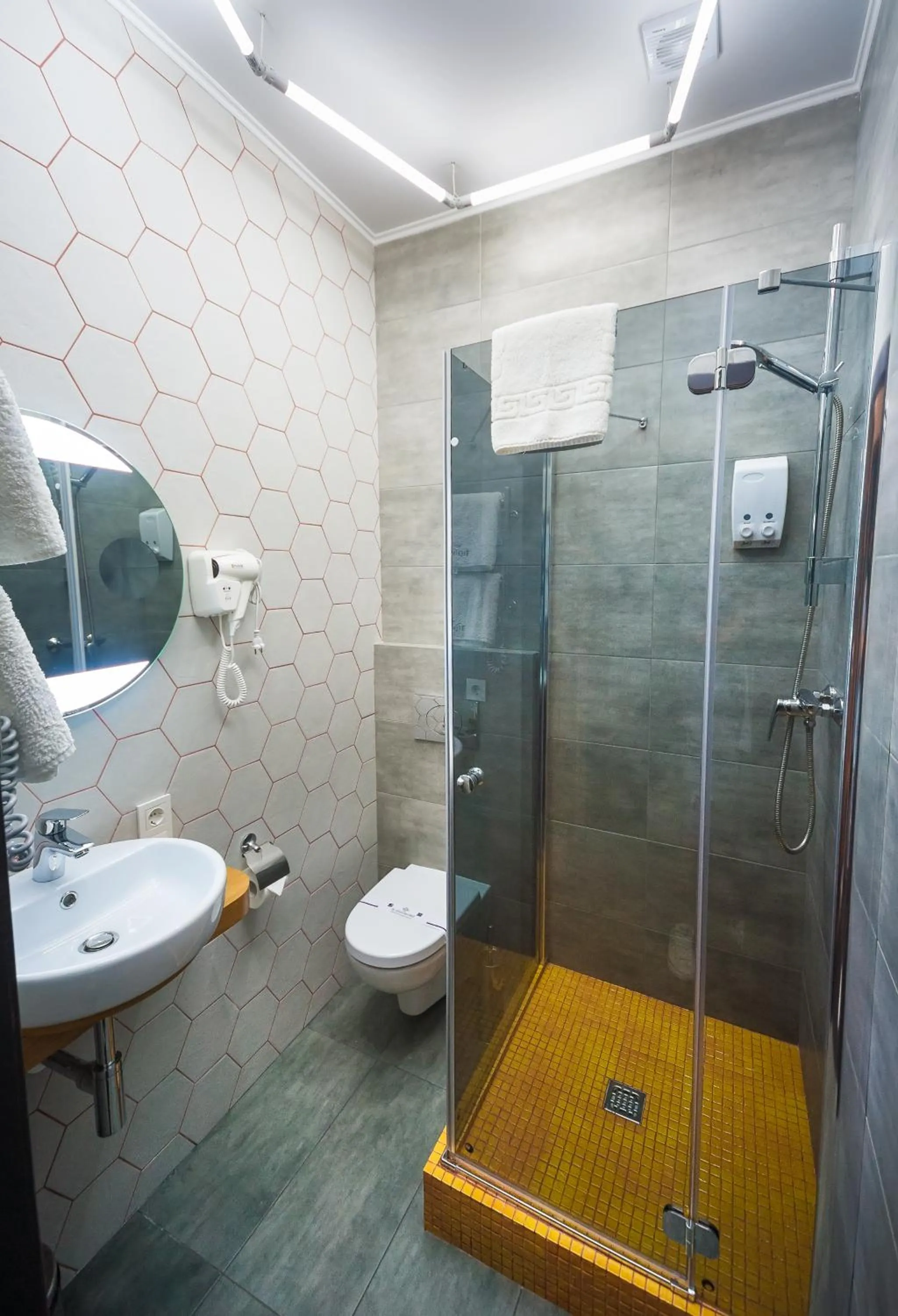 Shower in Beehive Hotel