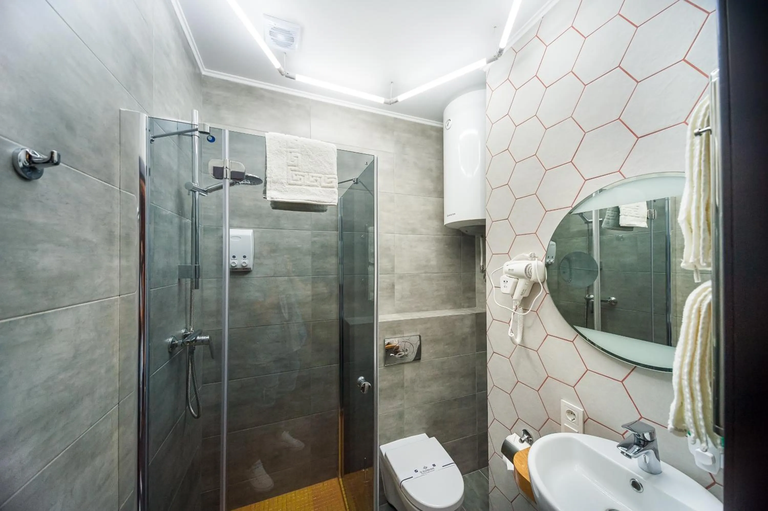 Shower in Beehive Hotel