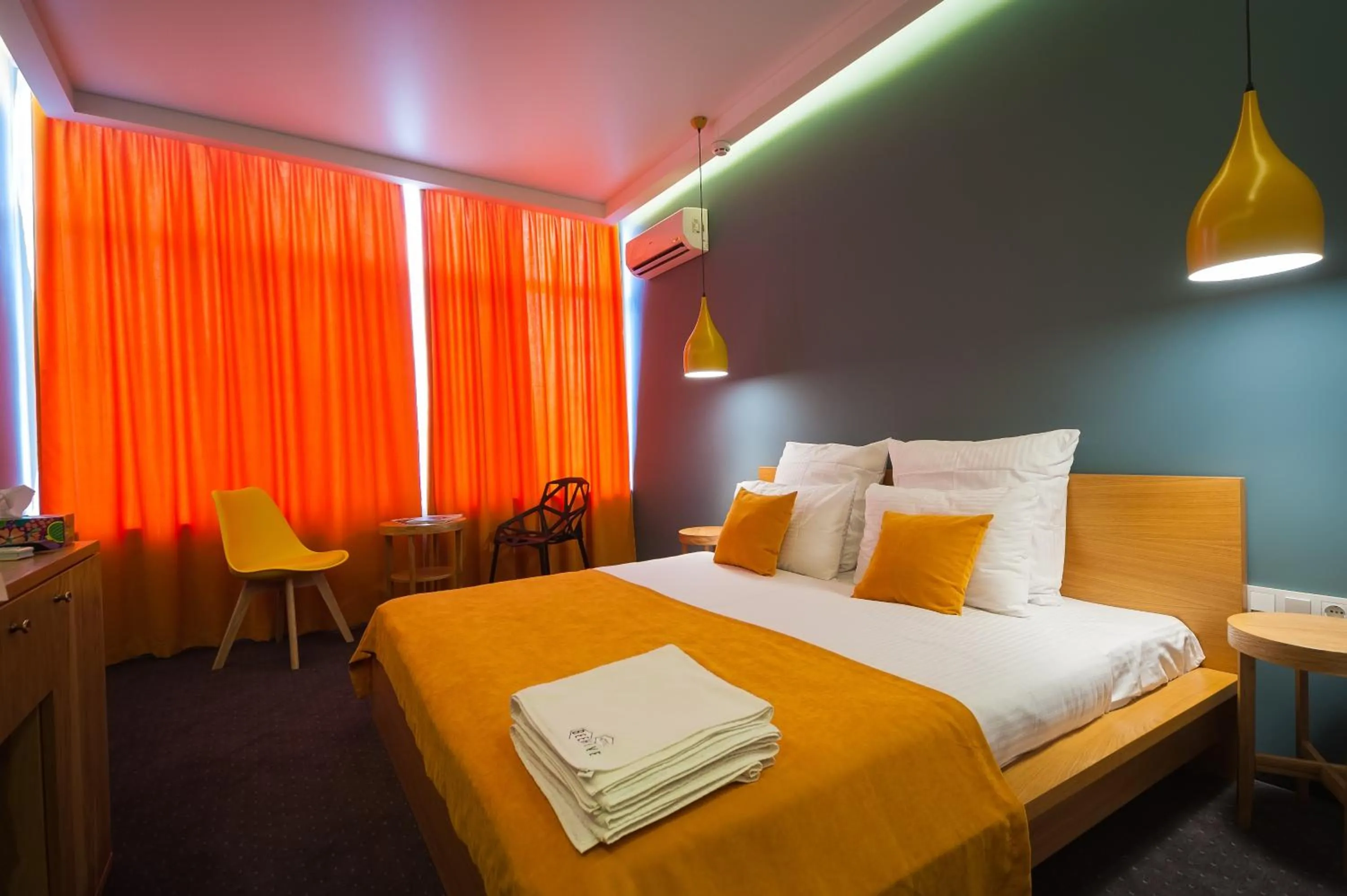 Bed in Beehive Hotel