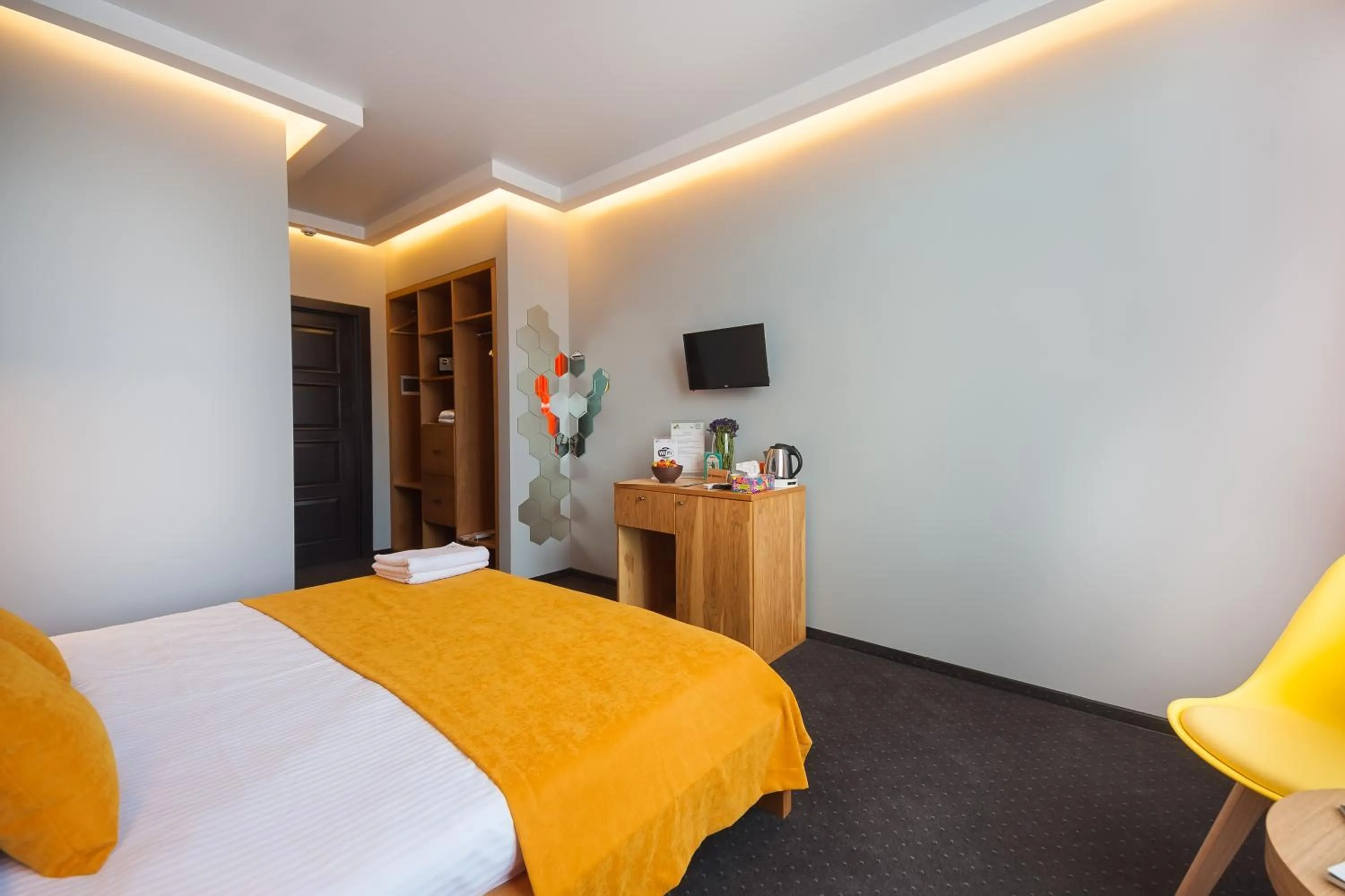 TV and multimedia, Bed in Beehive Hotel