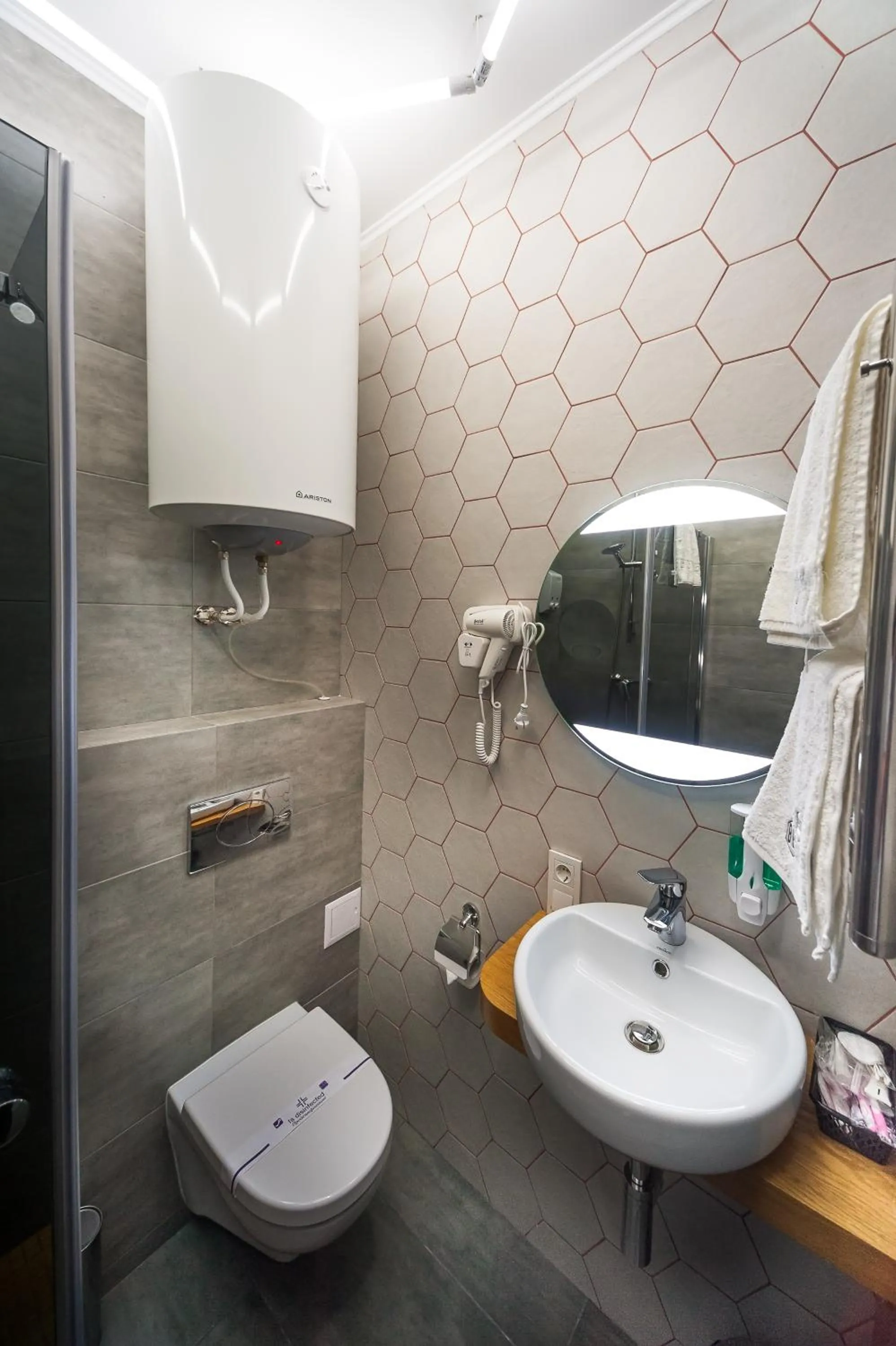 Shower in Beehive Hotel