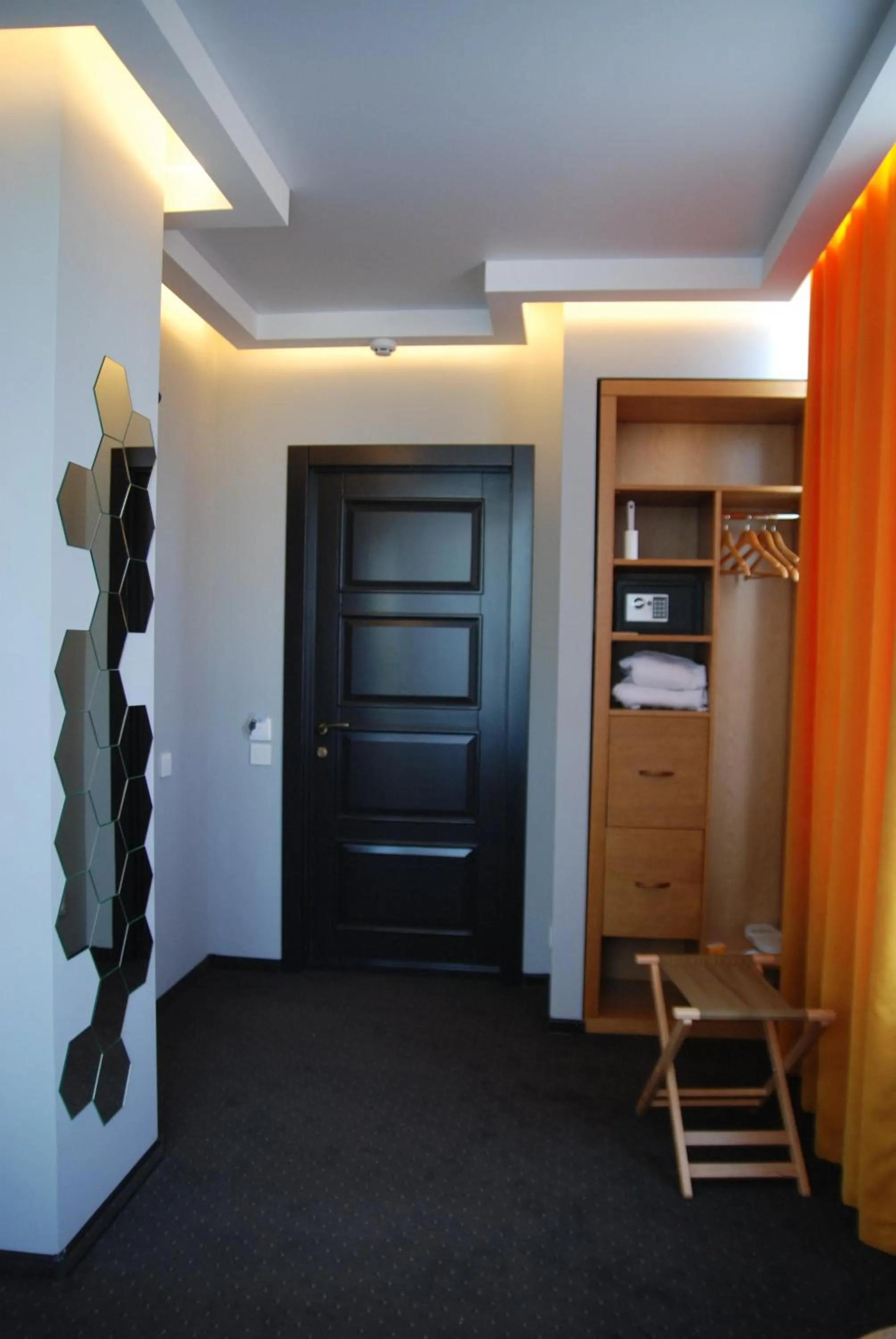 Living room in Beehive Hotel
