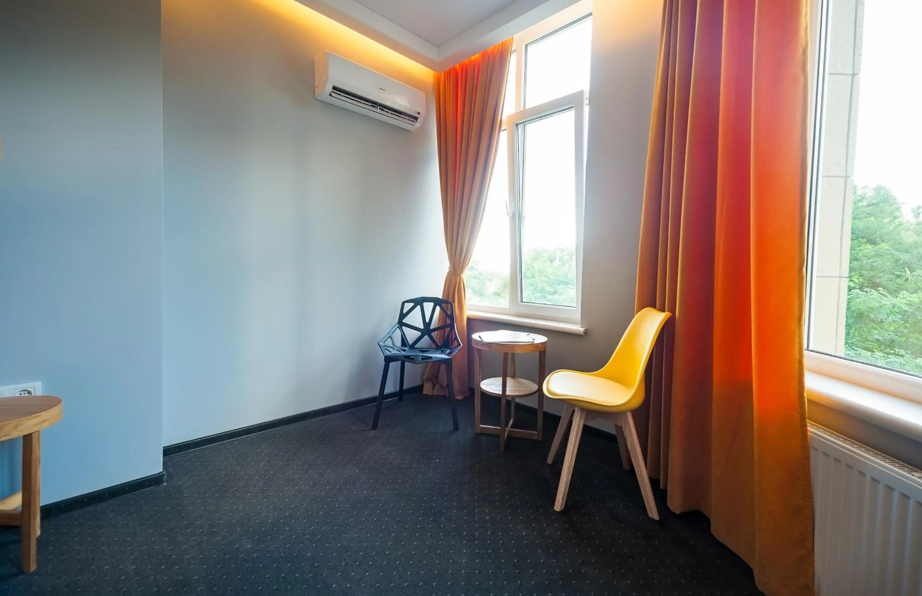 Living room in Beehive Hotel