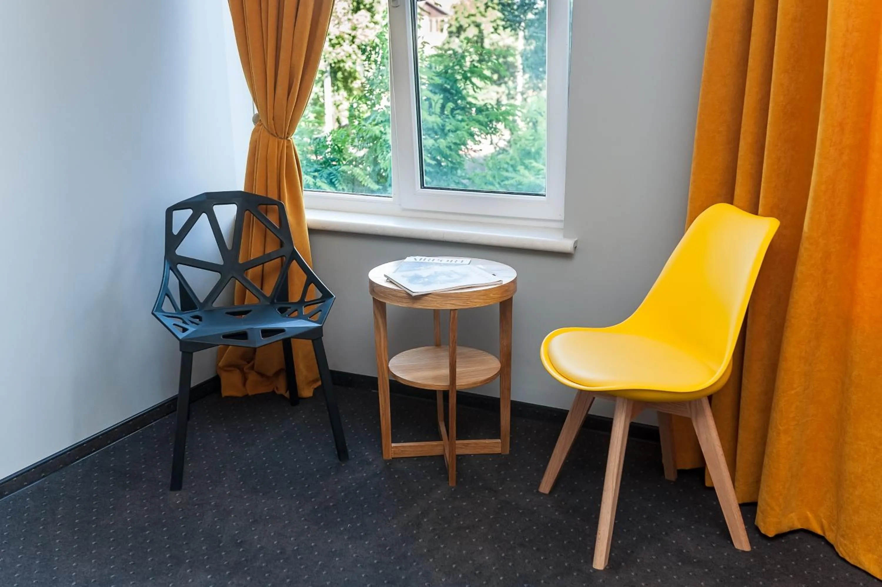 Living room in Beehive Hotel