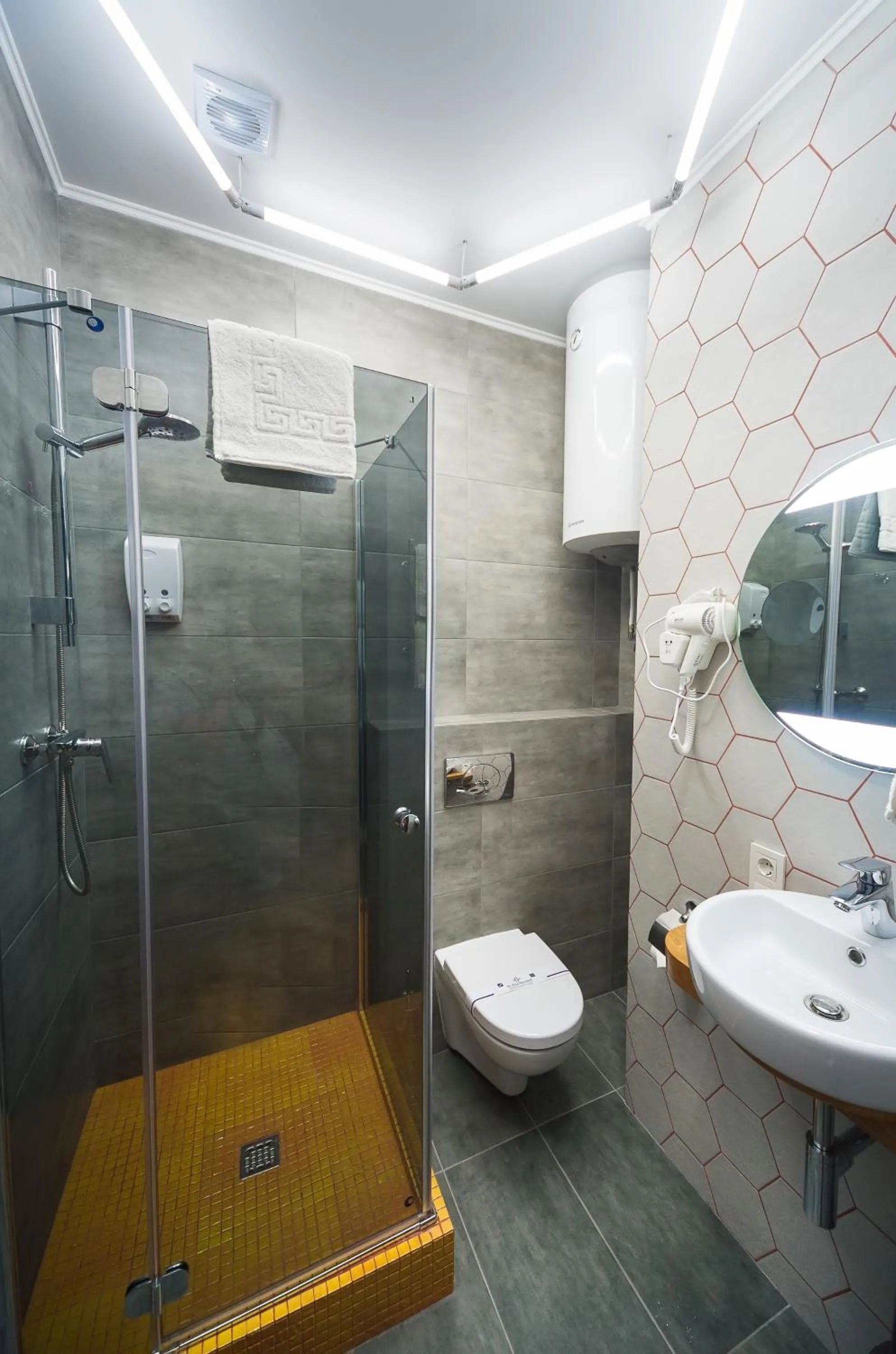 Shower in Beehive Hotel