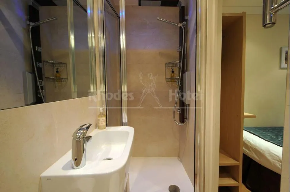 Bathroom in Rhodes Hotel