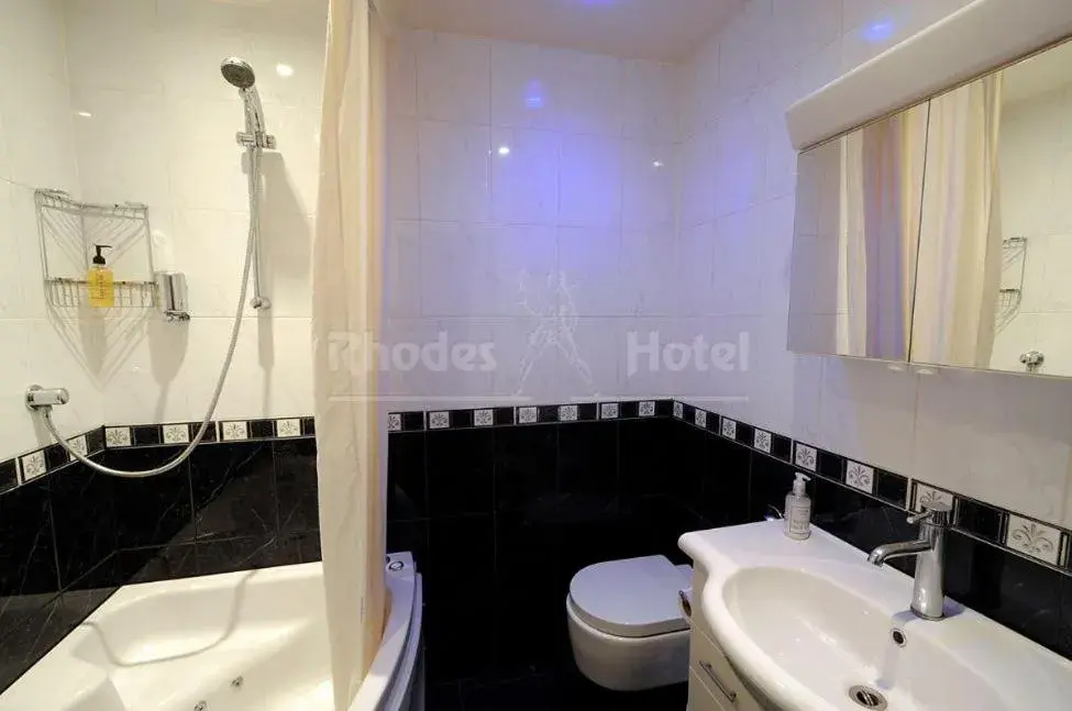 Bathroom in Rhodes Hotel Bathroom in Rhodes Hotel