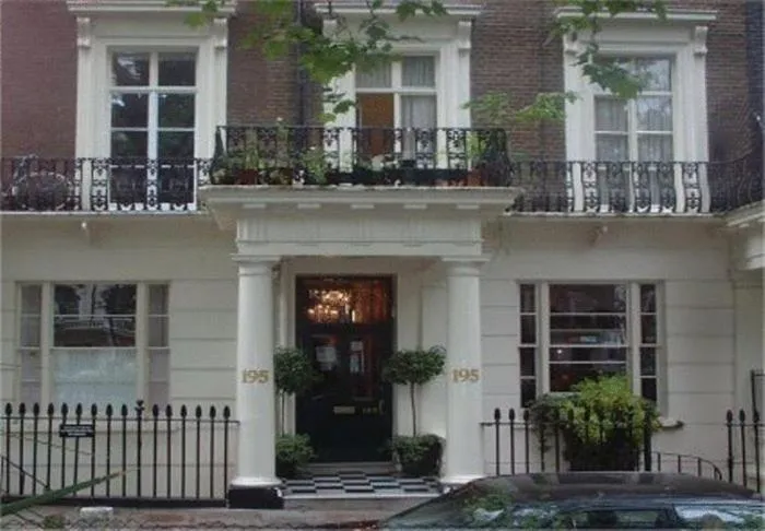 Facade/entrance in Rhodes Hotel