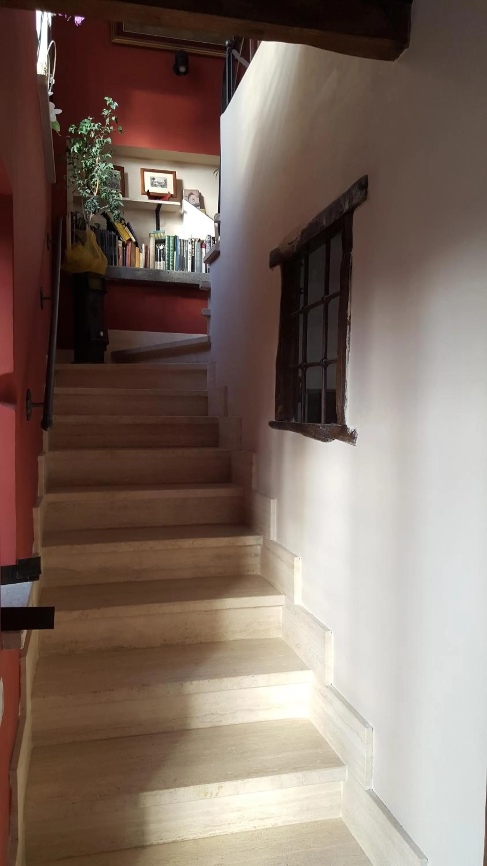 Decorative detail in Il Nido del Falco