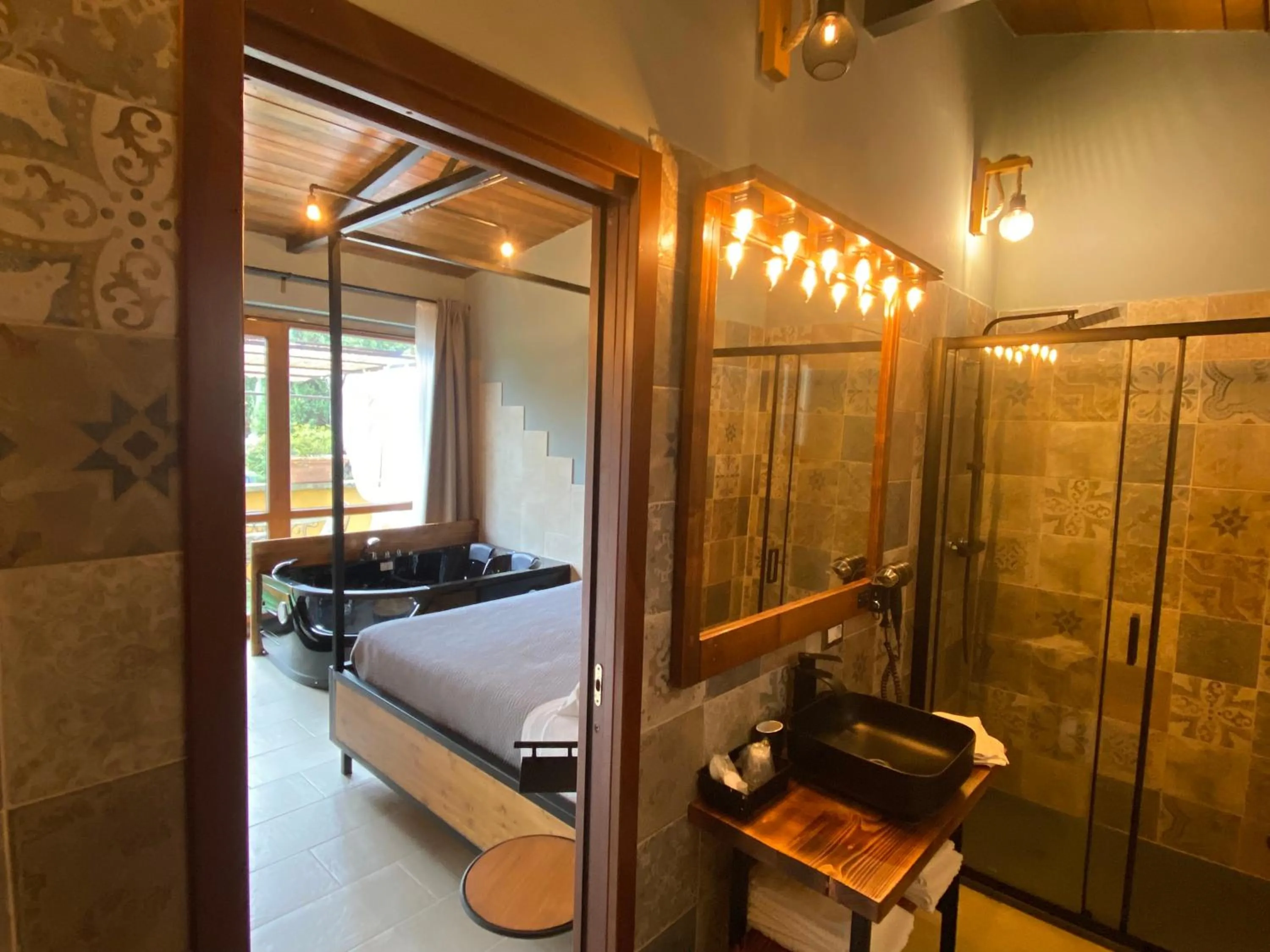 Hot Tub in Il Nido del Falco