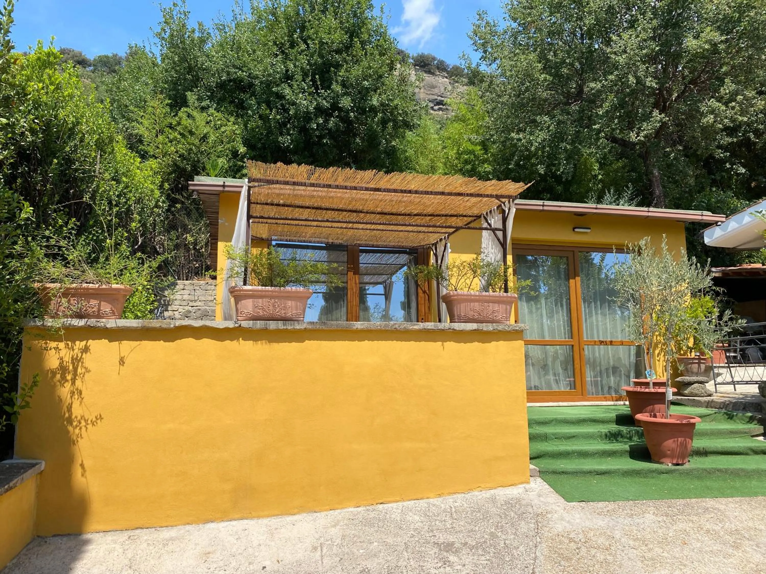 Property building in Il Nido del Falco