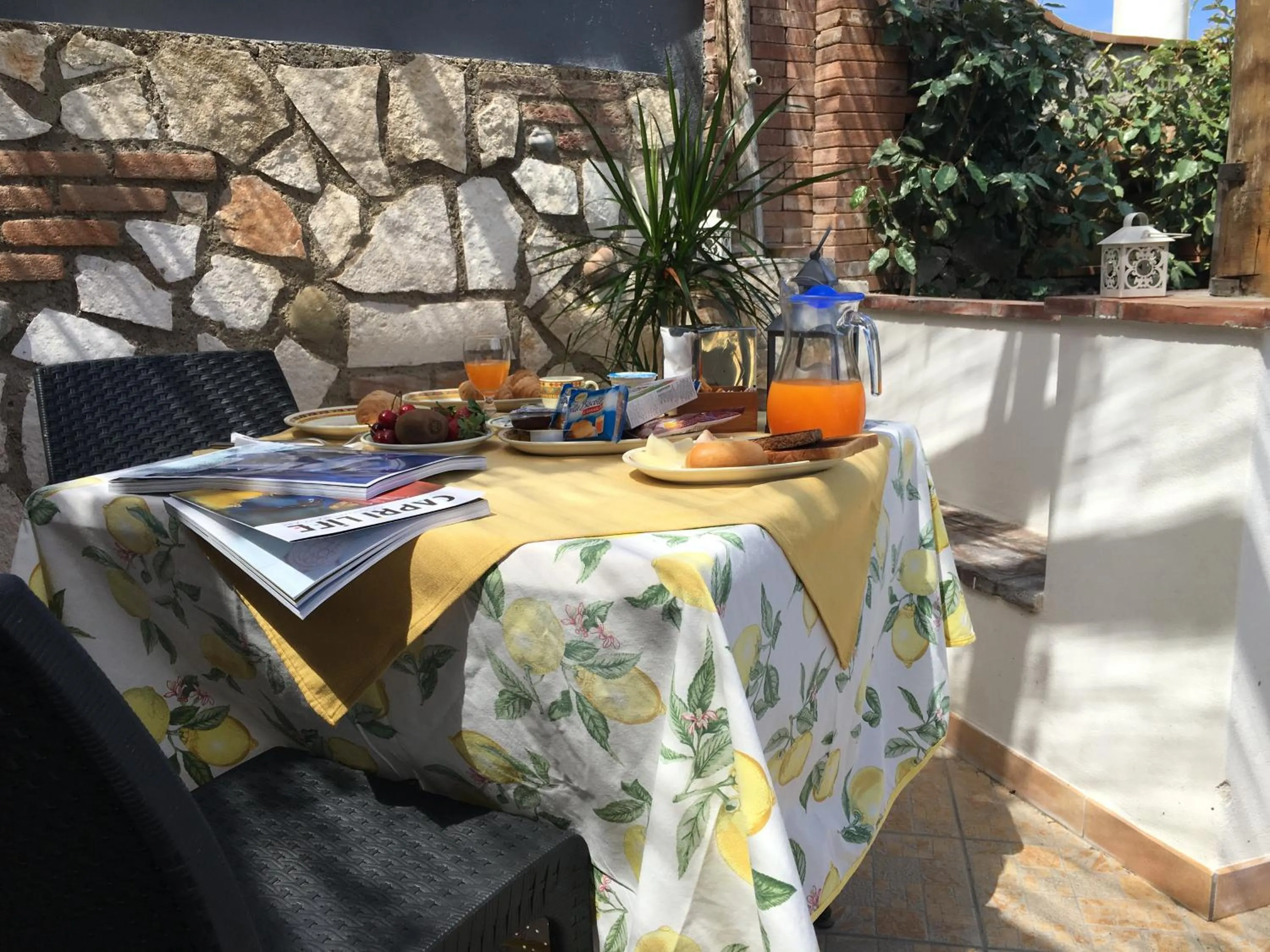 Continental breakfast in Relais Villa Anna