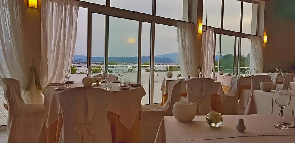 Restaurant/places to eat in Hotel Luna Lughente