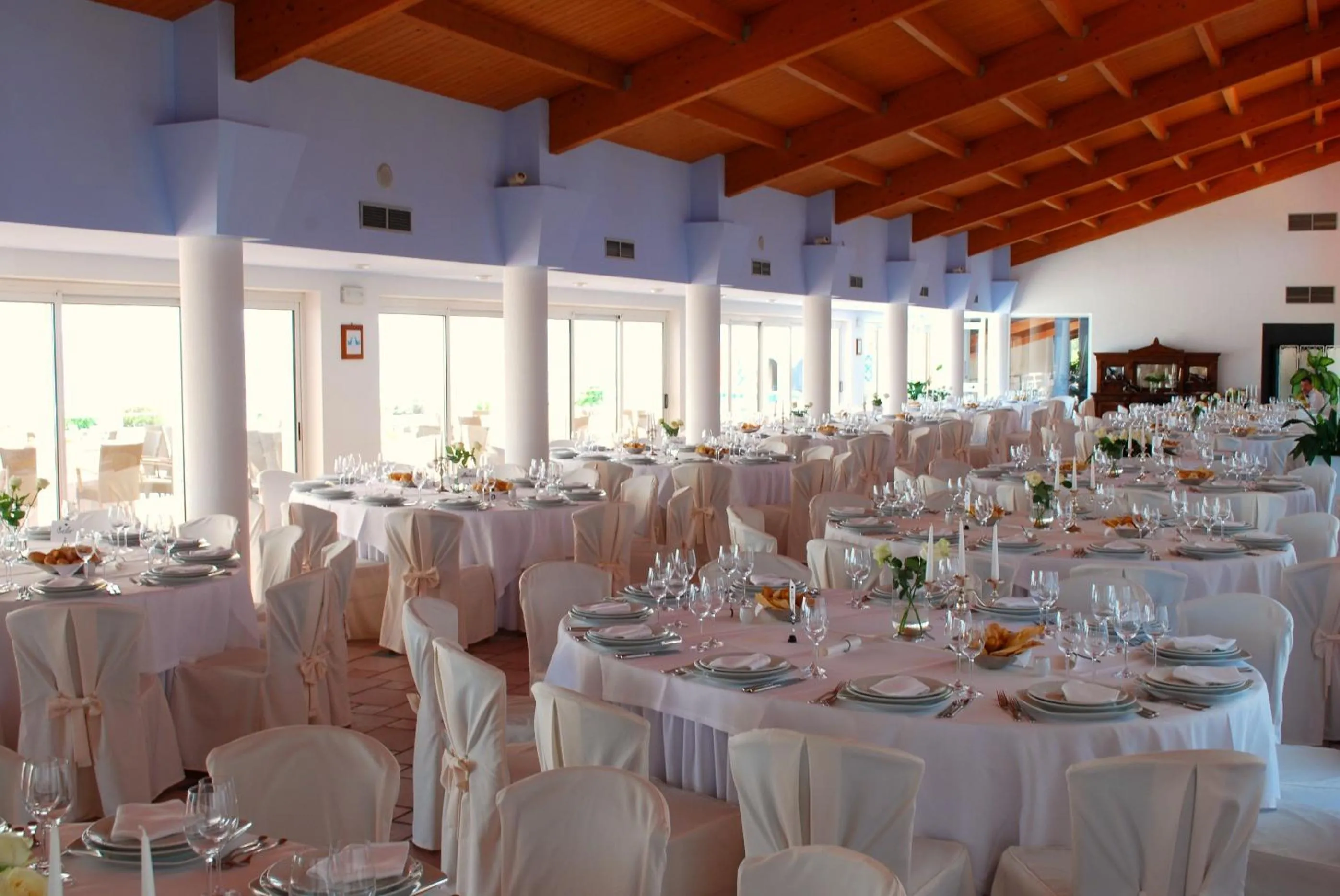 Restaurant/places to eat in Hotel Luna Lughente