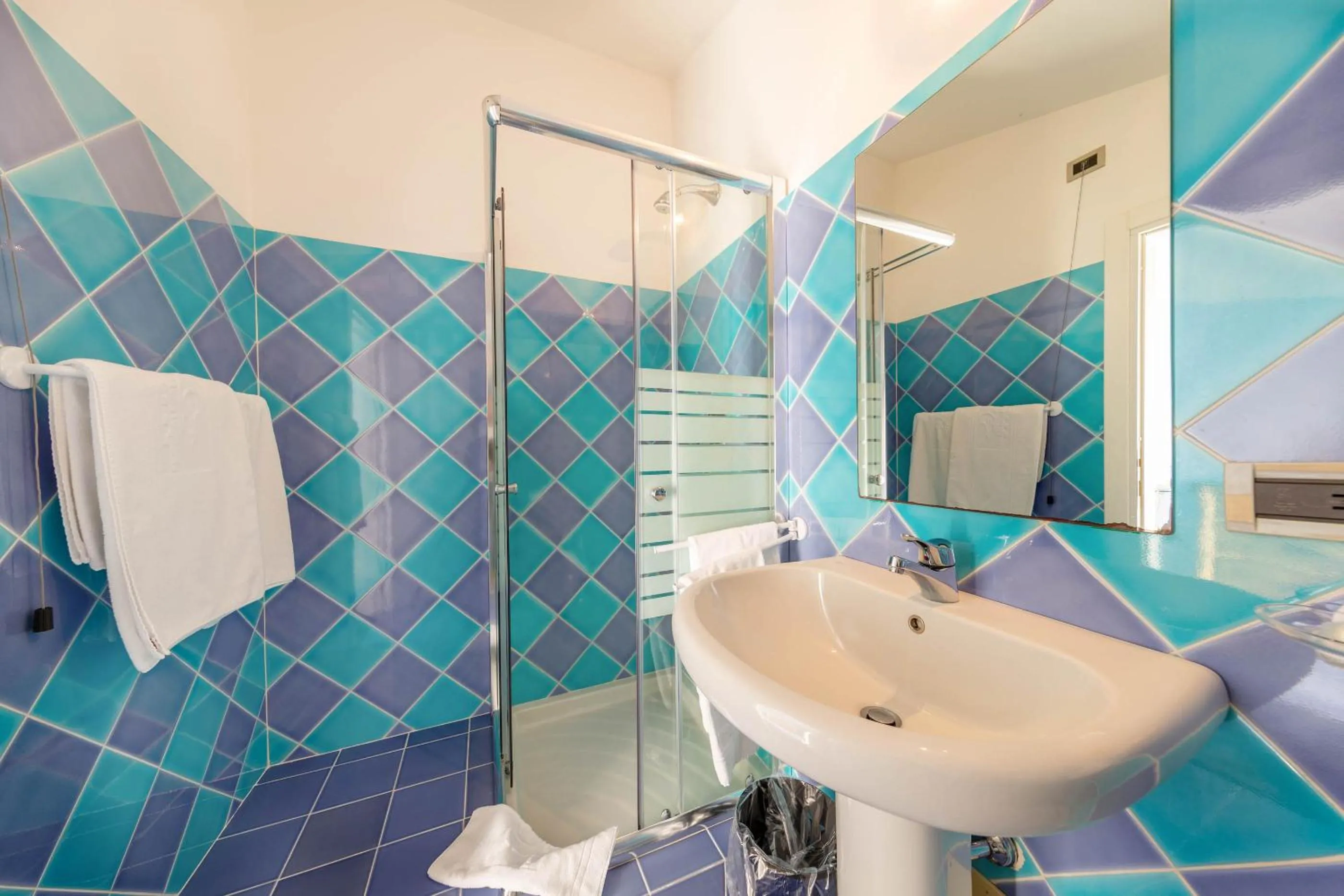 Shower in Hotel Luna Lughente