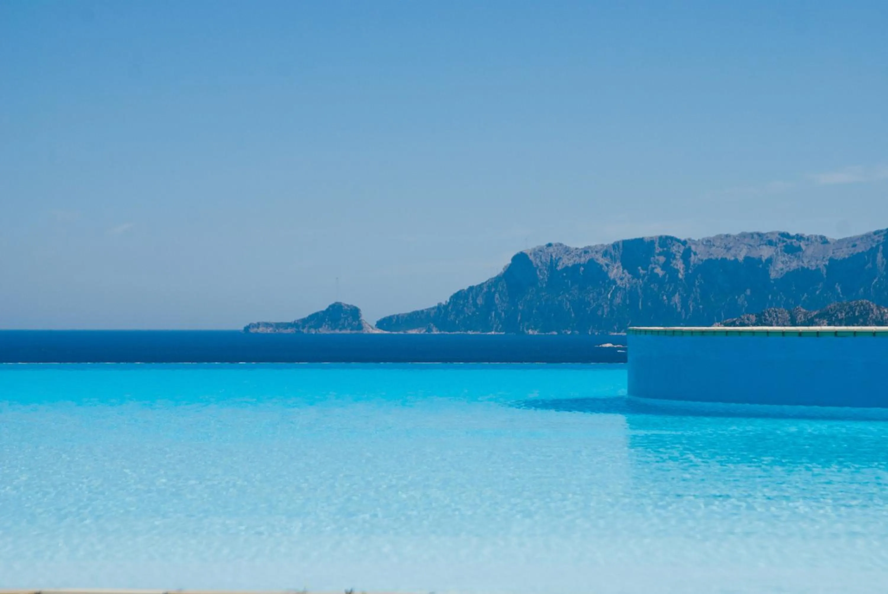 Swimming pool in Hotel Luna Lughente