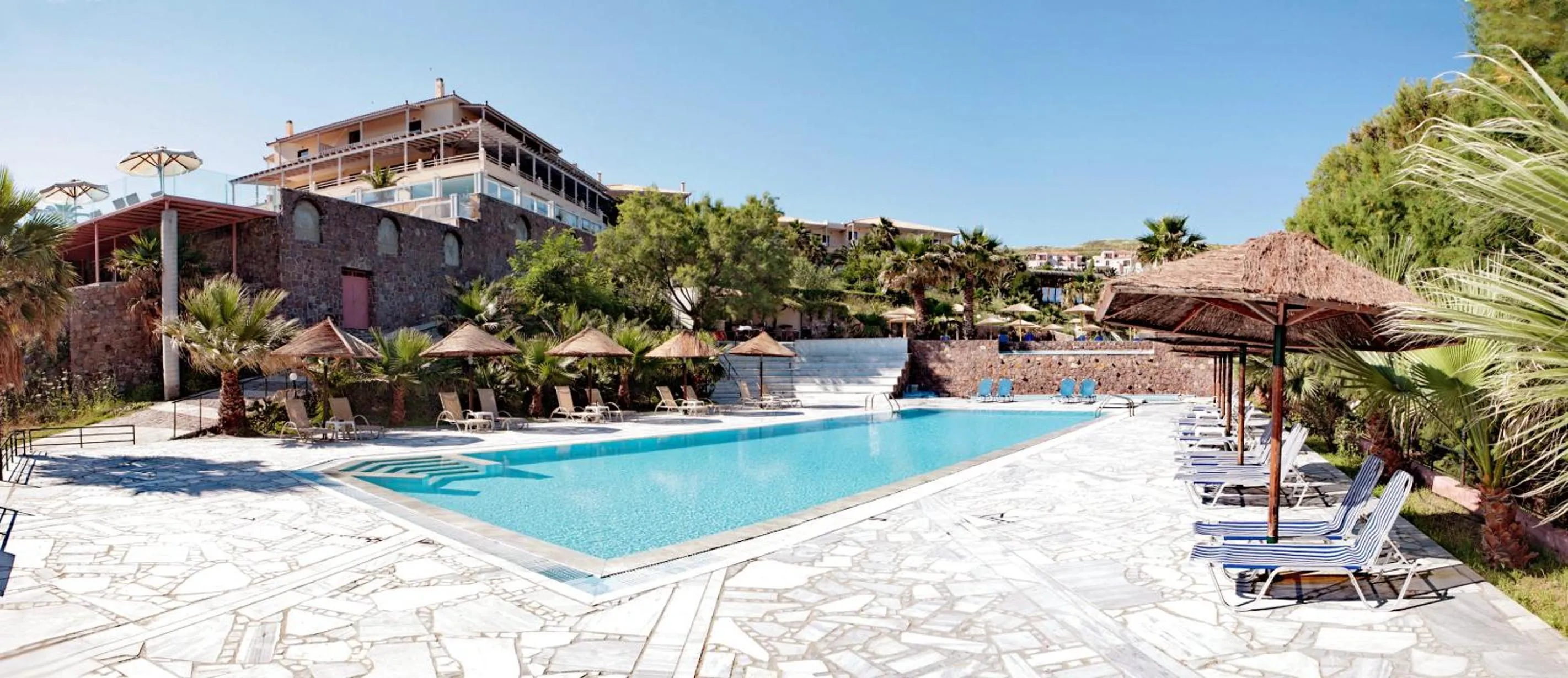 Swimming pool in Viva Mare Hotel & Spa