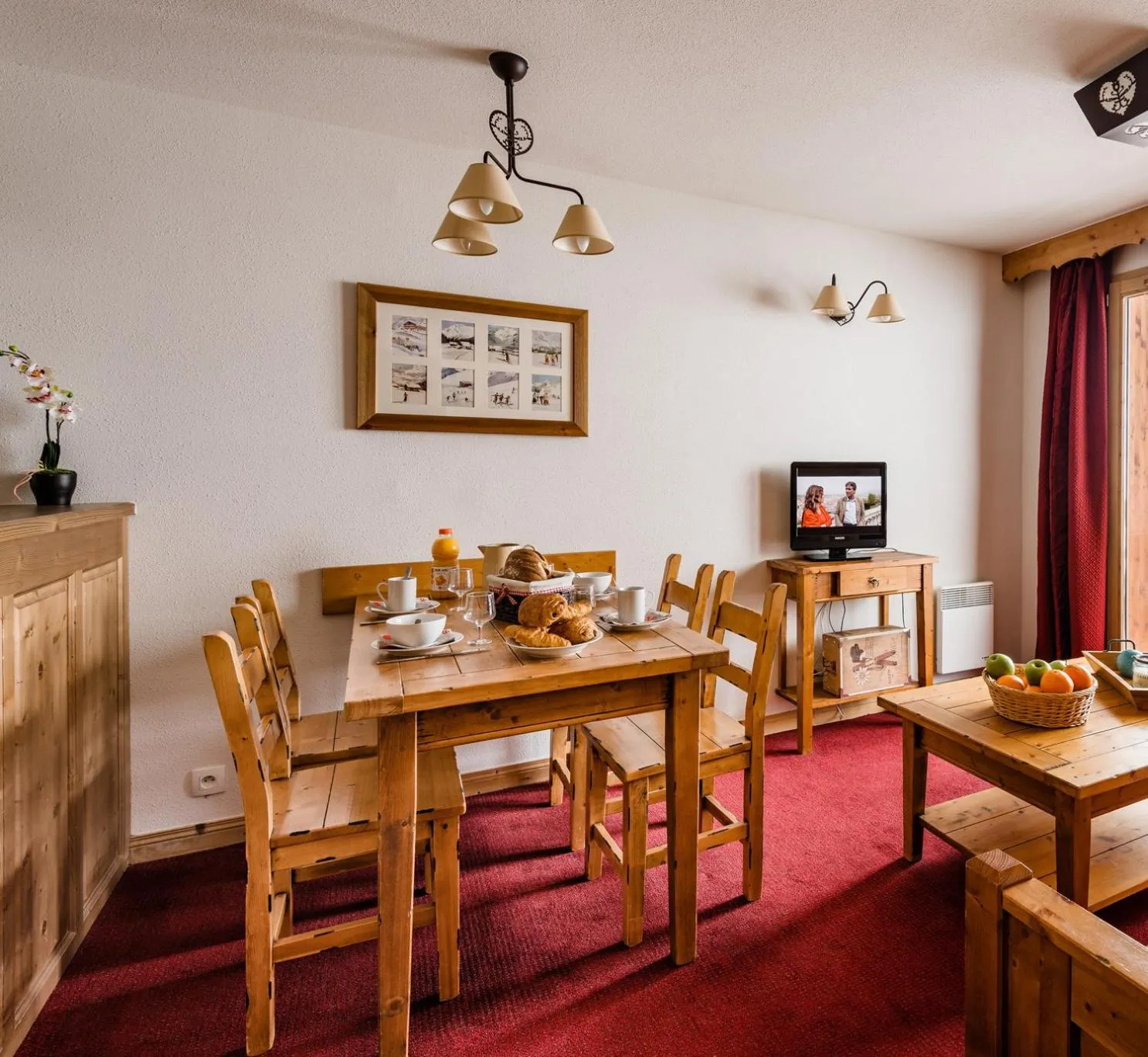 Living room in Lagrange Vacances Les Hauts de Comborcière