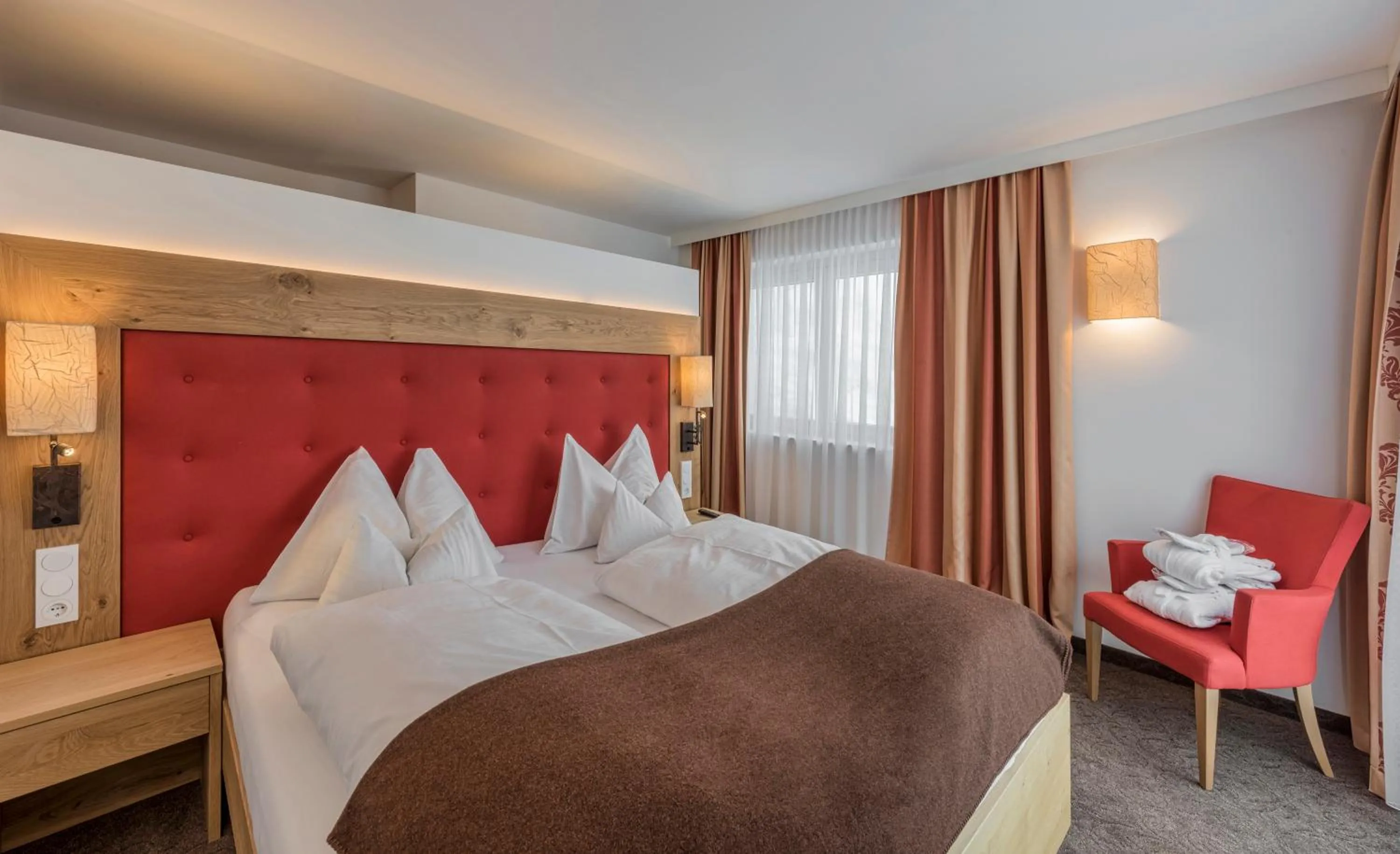 Bedroom, Bed in Hotel Alpenland