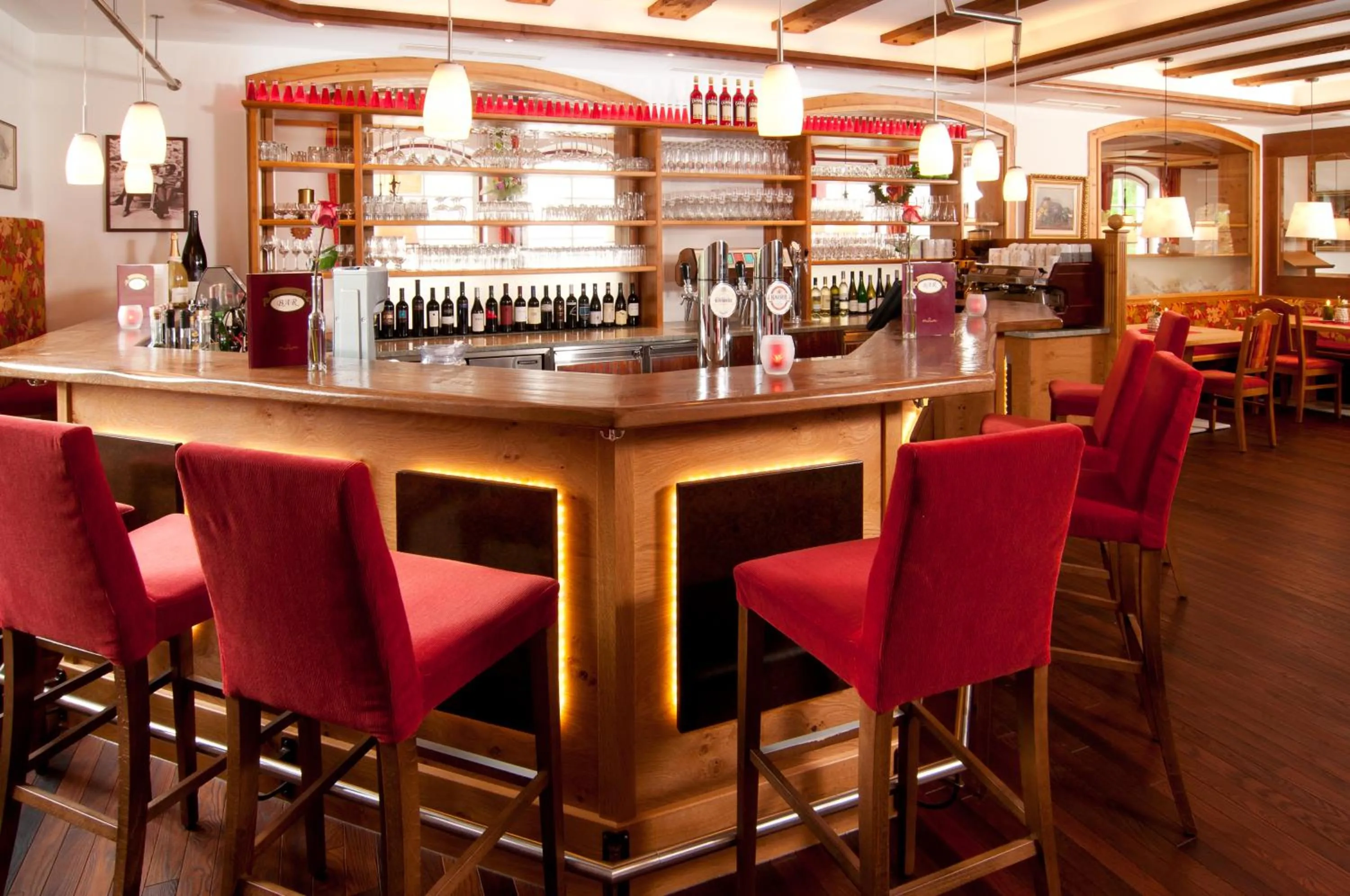 Lounge or bar in Hotel Alpenland