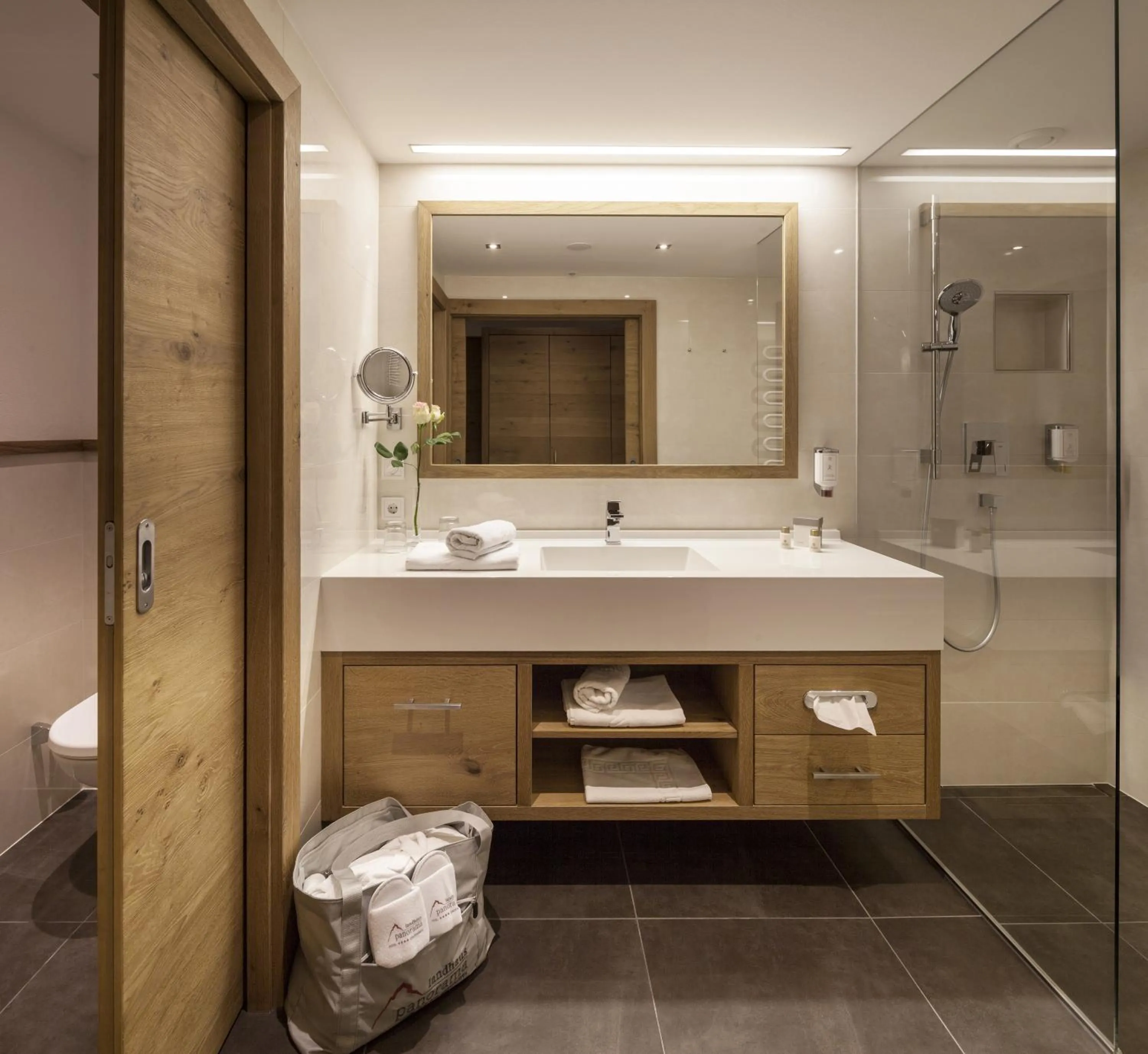 Shower in Superior Hotel Panorama