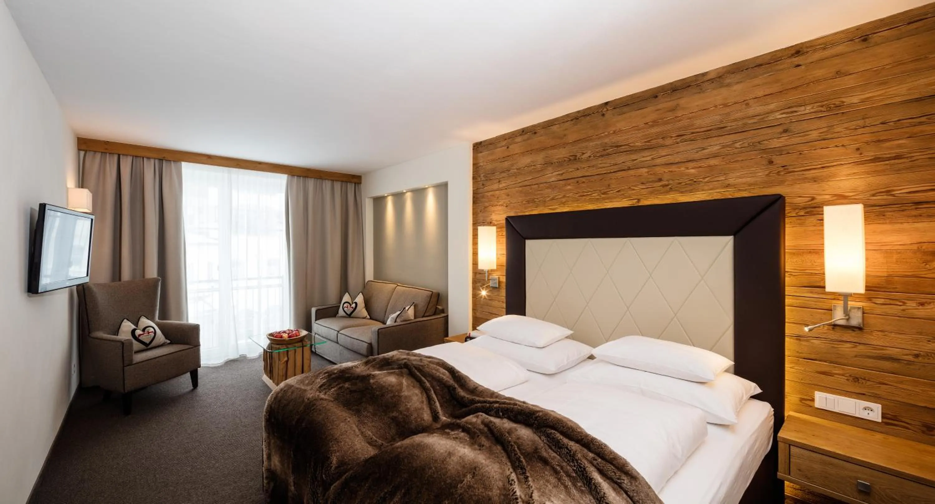 Photo of the whole room, Bed in Superior Hotel Panorama