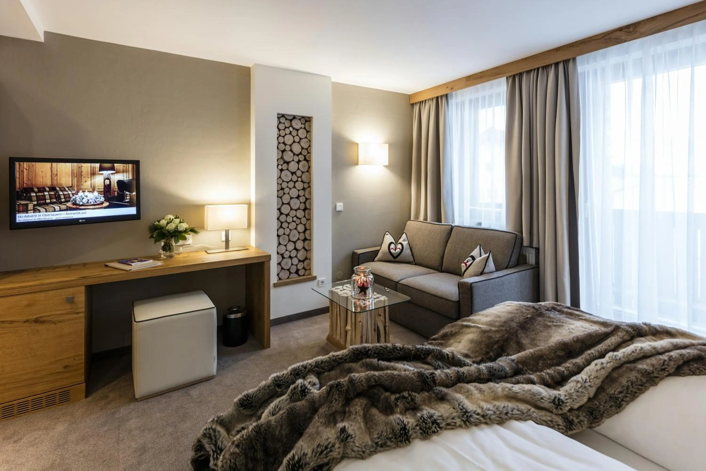 Living room, Bed in Superior Hotel Panorama