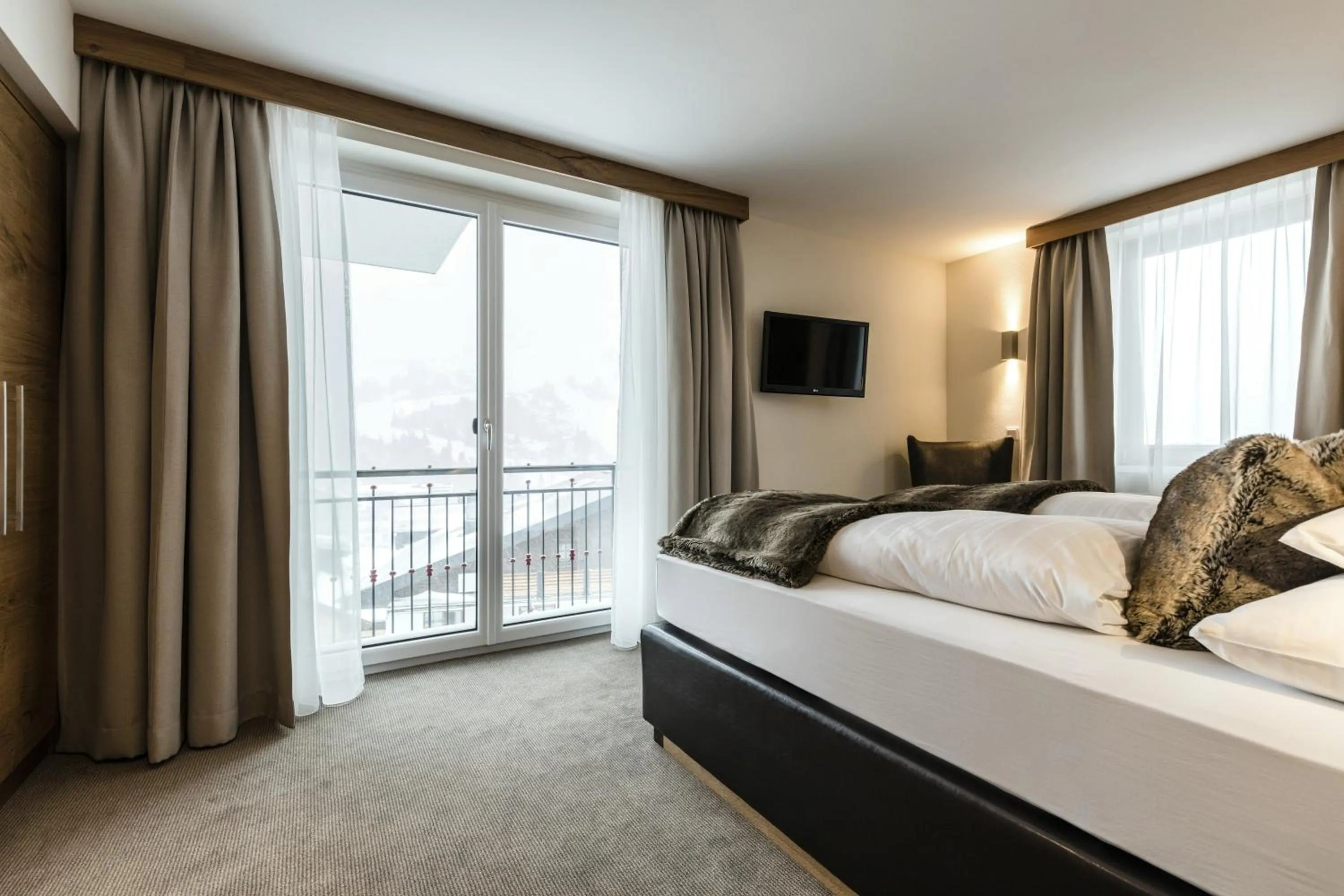 Photo of the whole room, Bed in Superior Hotel Panorama