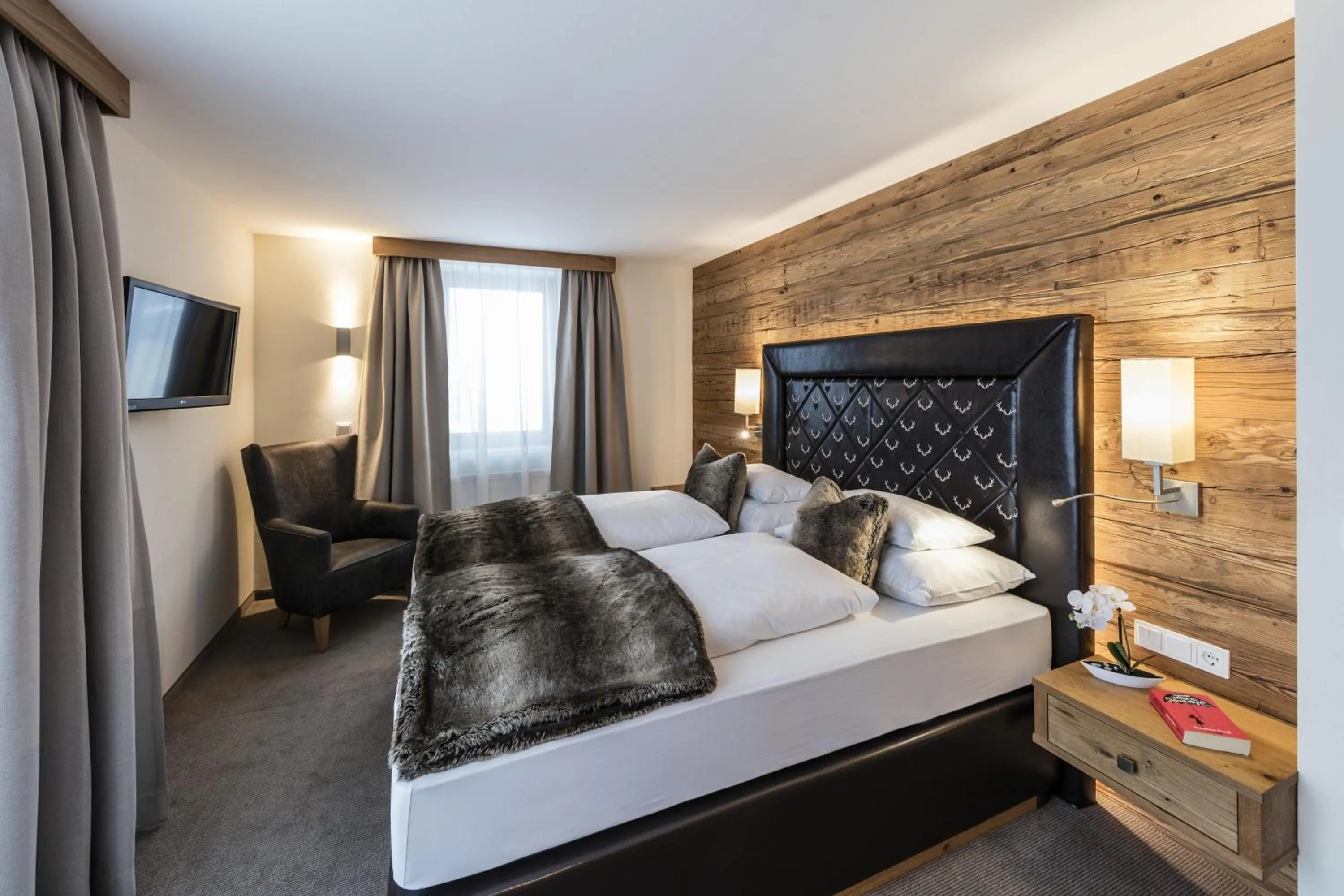 Photo of the whole room, Bed in Superior Hotel Panorama