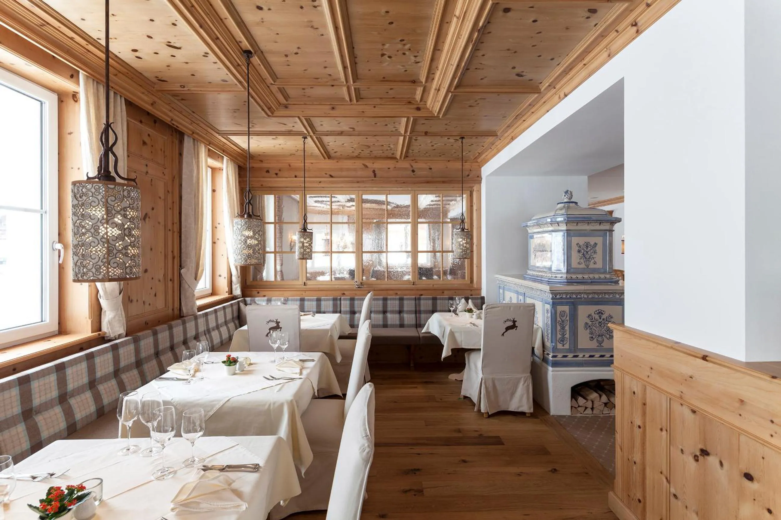 Restaurant/places to eat, Bed in Superior Hotel Panorama