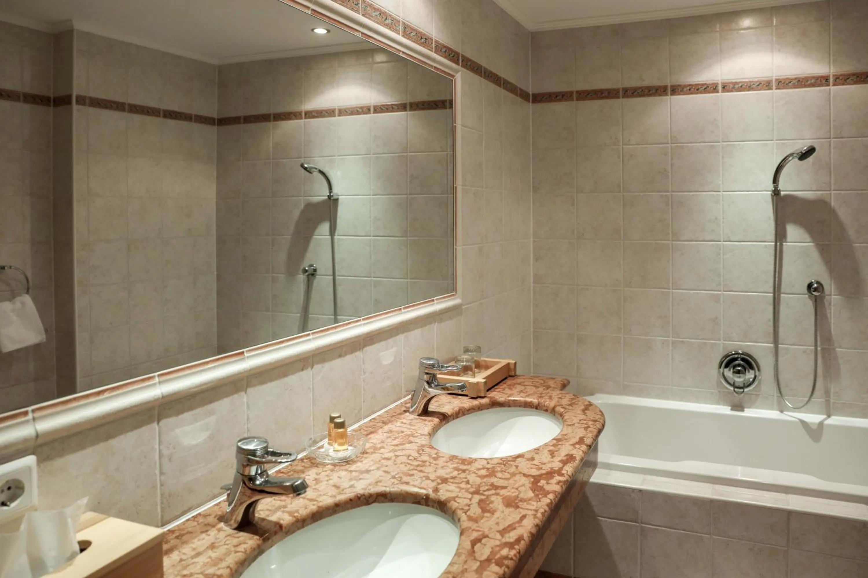 Decorative detail in Alpenromantik-Hotel Wirlerhof