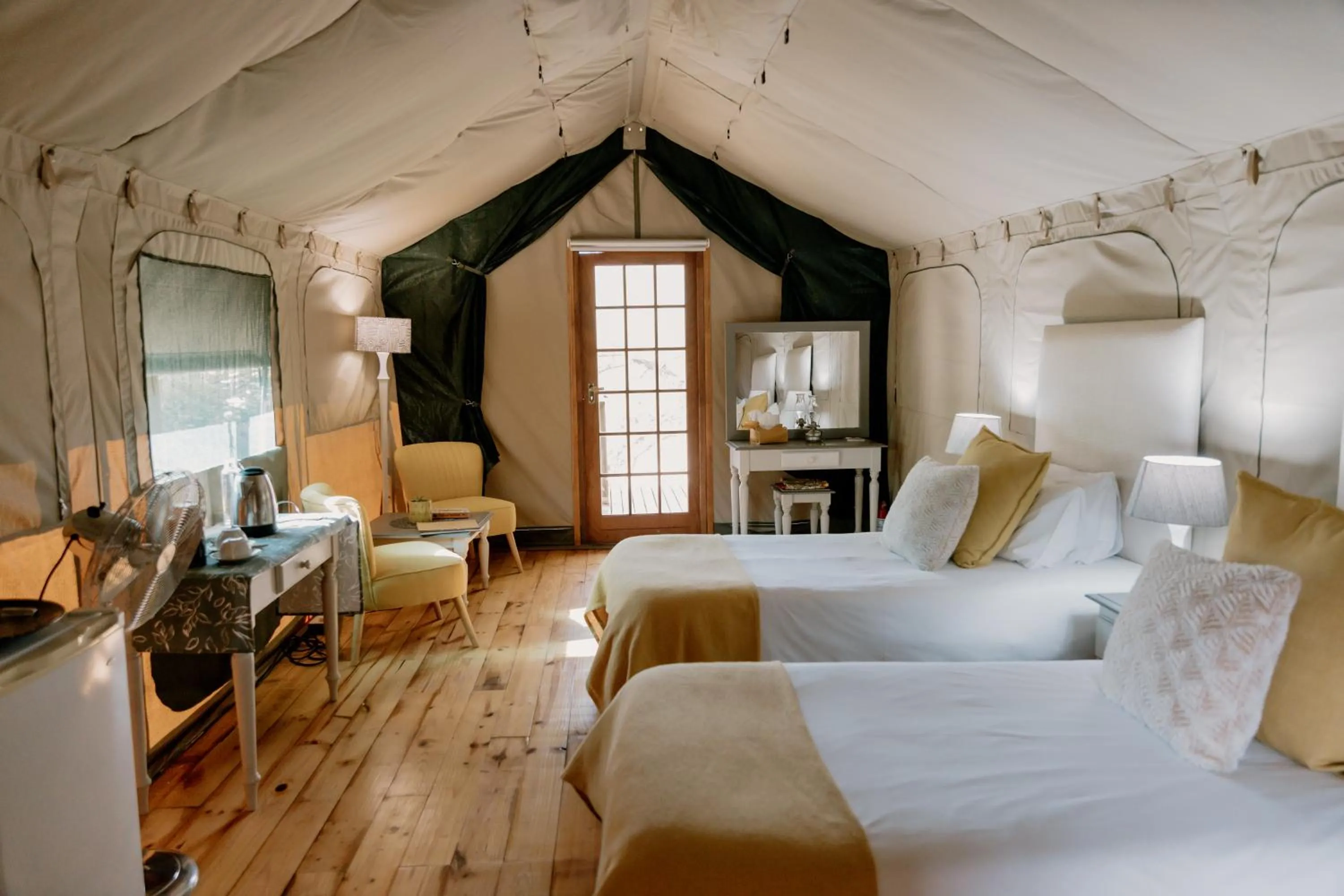 Bed in Chandelier Game Lodge