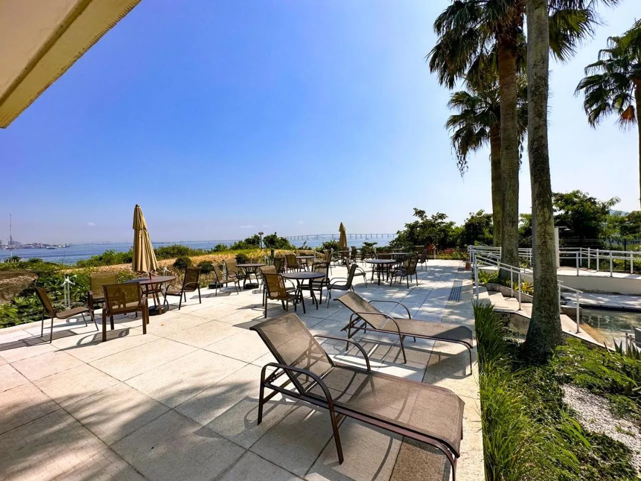 Patio in Hotel Orizzonte Niteroi by Atlantica