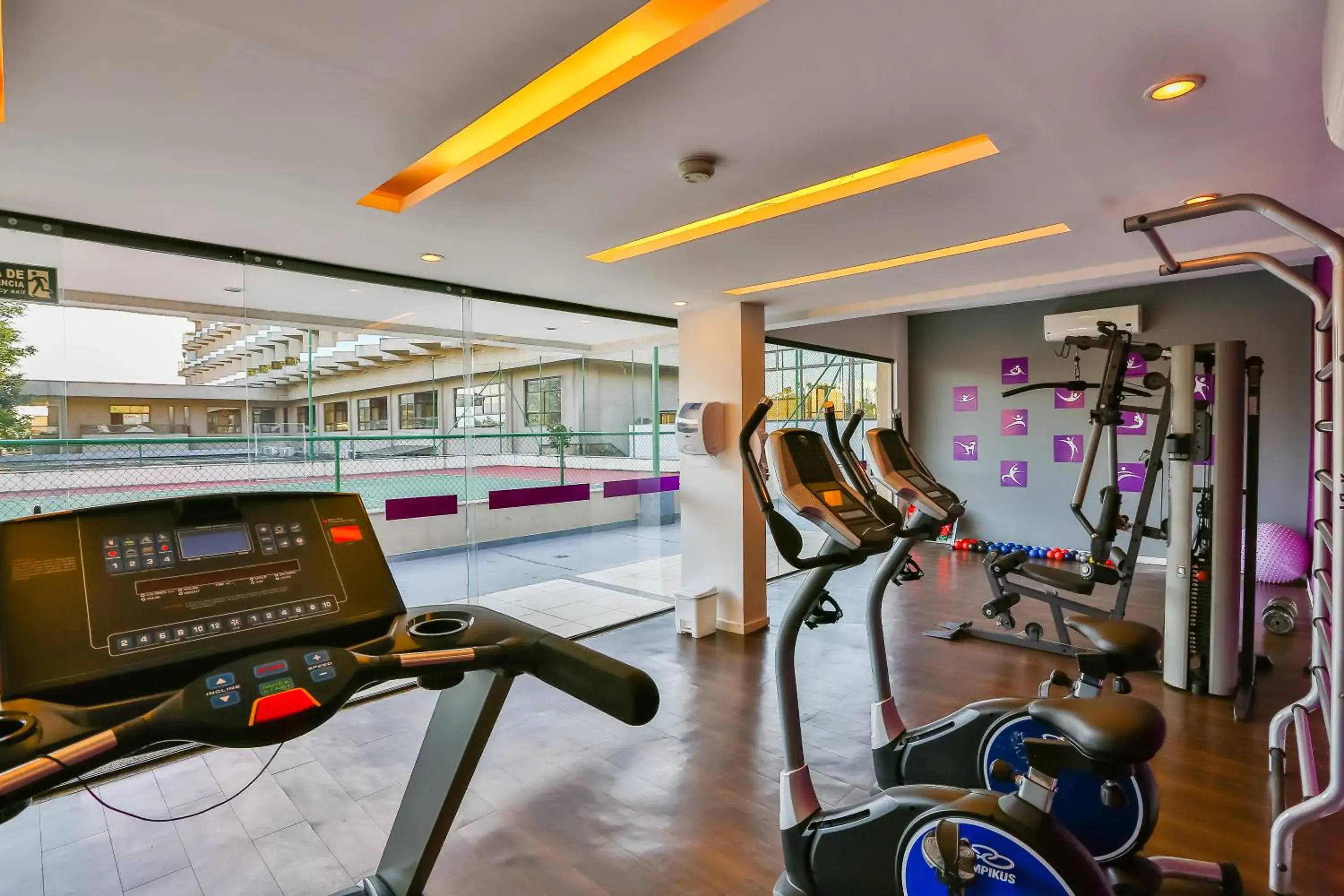 Fitness centre/facilities in Hotel Orizzonte Niteroi by Atlantica Fitness centre/facilities in Hotel Orizzonte Niteroi by Atlantica