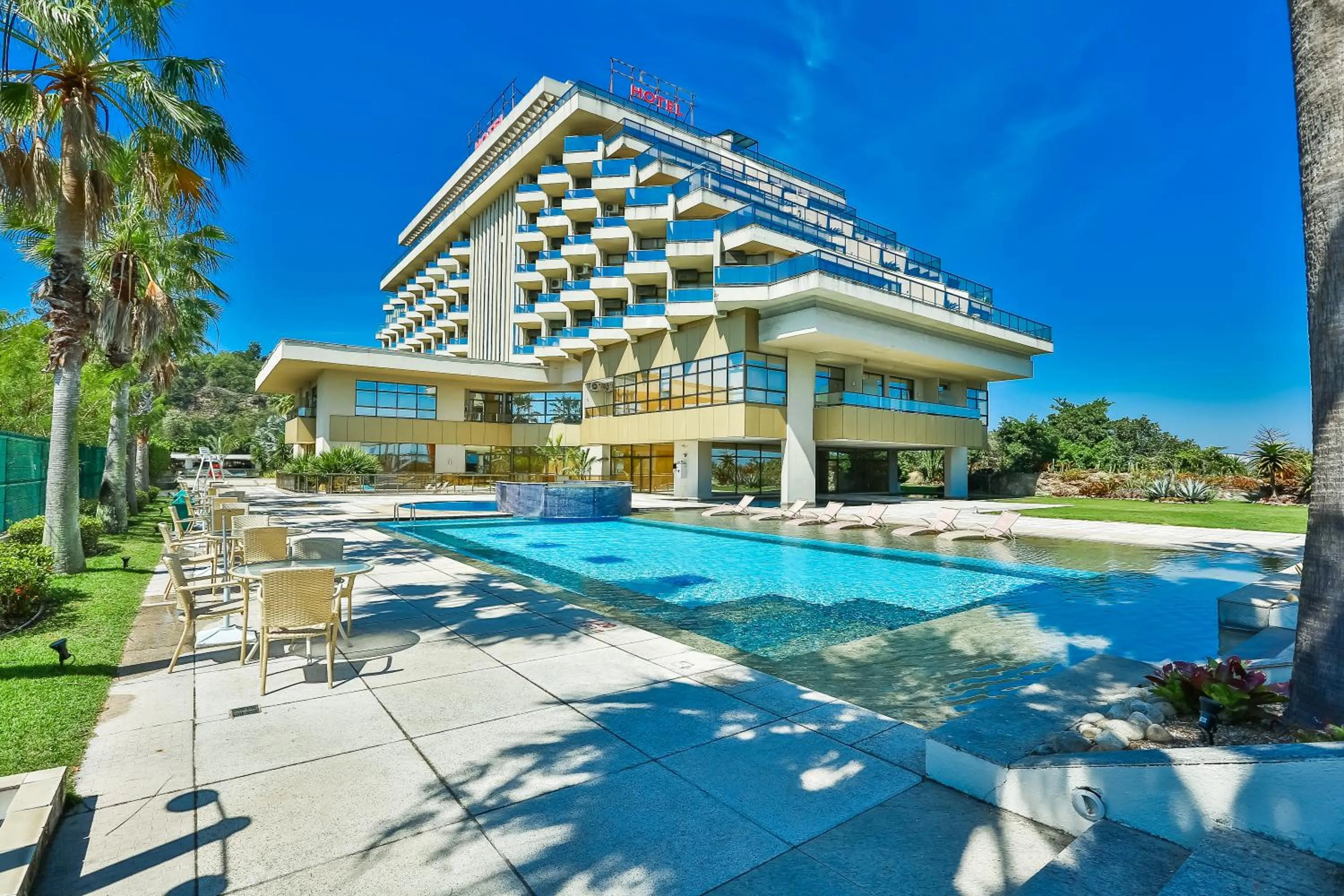 Property building in Hotel Orizzonte Niteroi by Atlantica