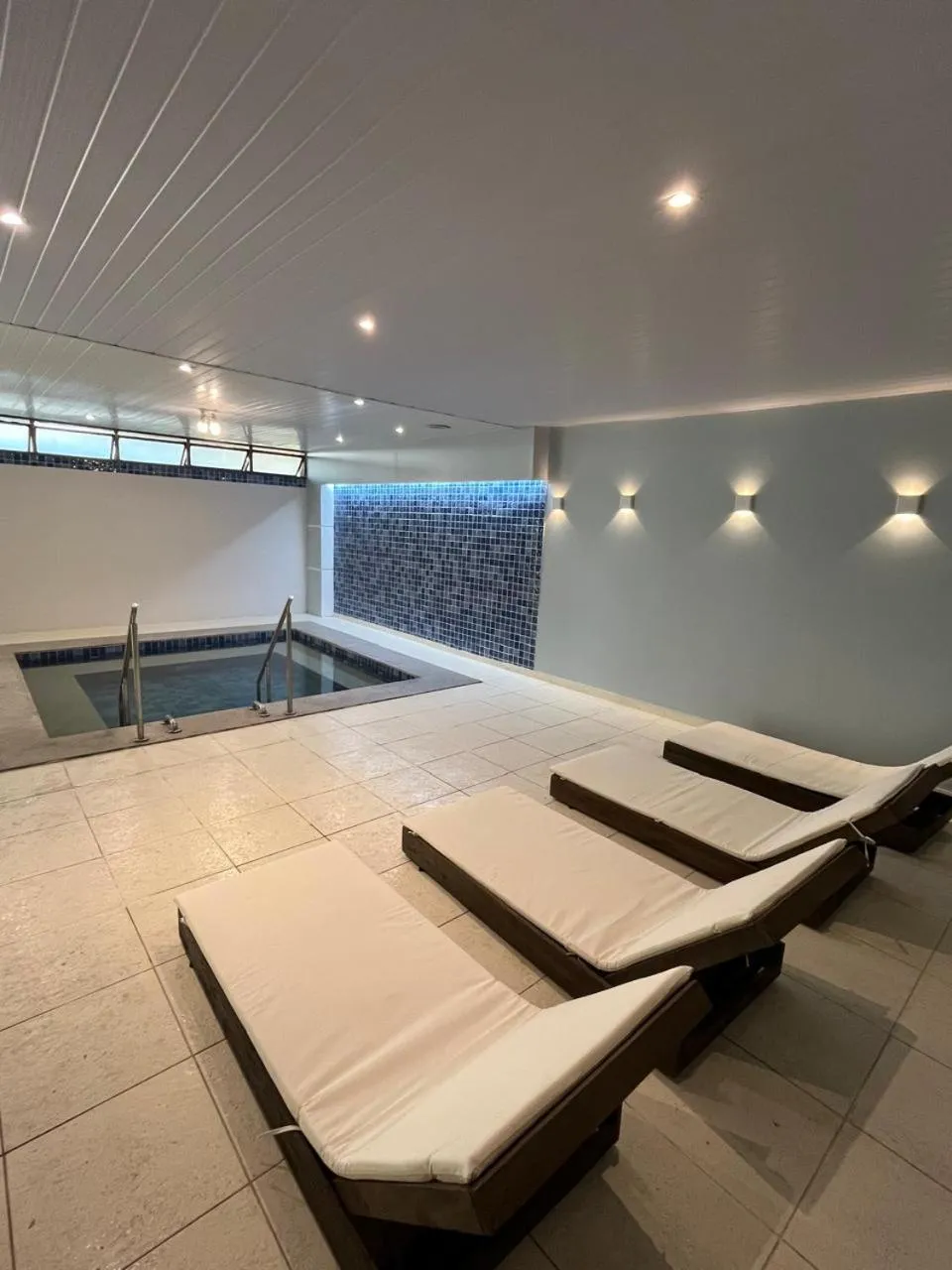 Swimming pool in Hotel Orizzonte Niteroi by Atlantica