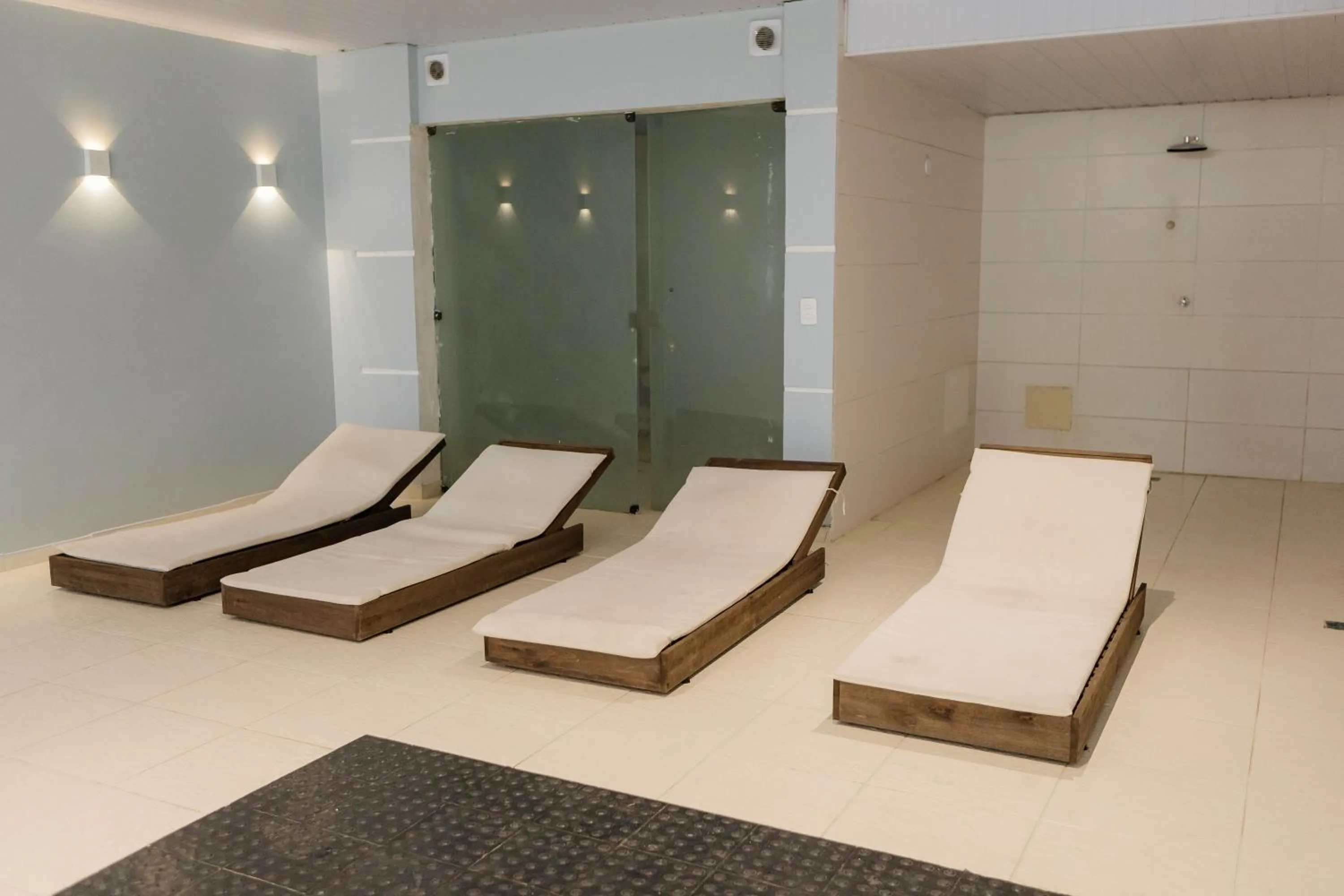 Swimming pool in Hotel Orizzonte Niteroi by Atlantica