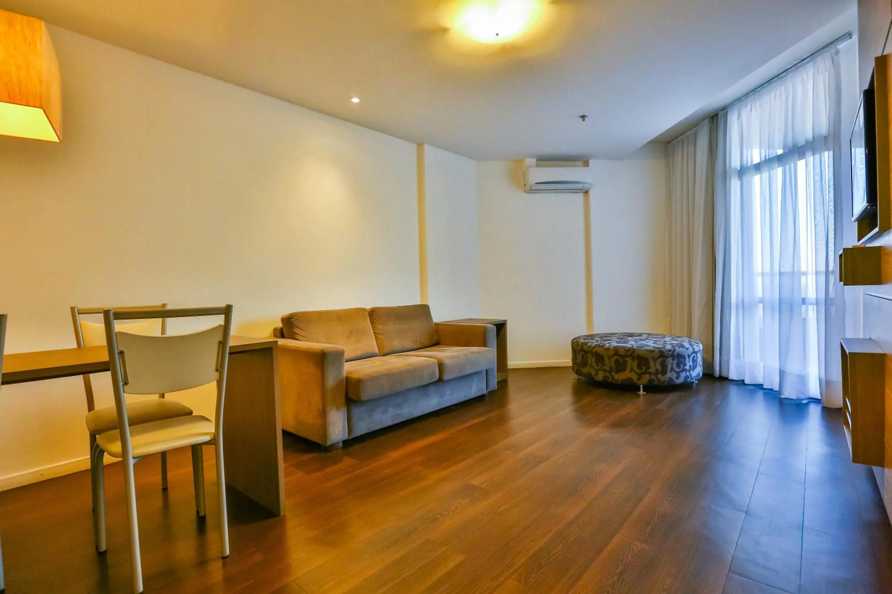 Living room in Hotel Orizzonte Niteroi by Atlantica