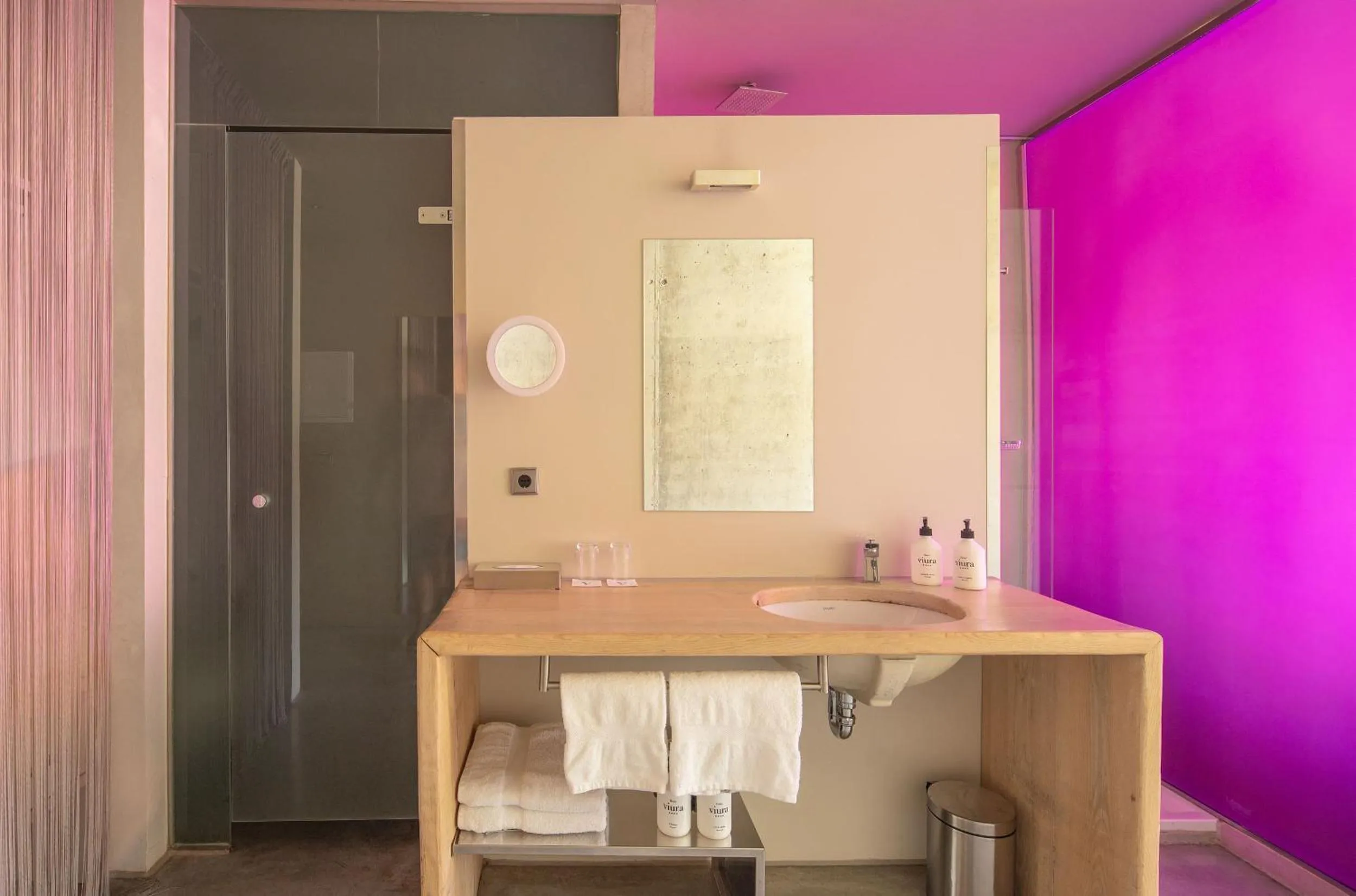 Bathroom in Hotel Viura