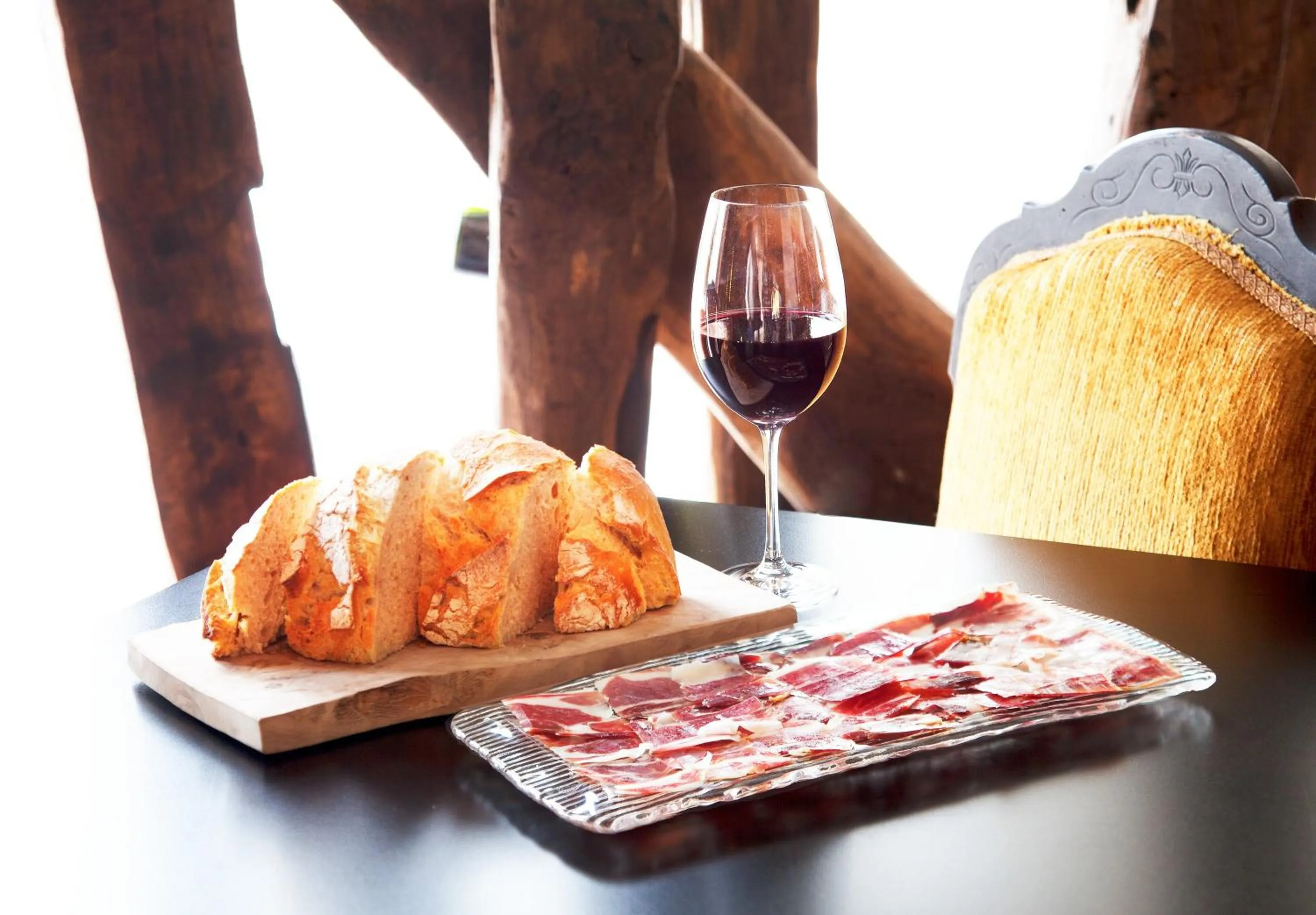 Restaurant/places to eat in Hotel Viura