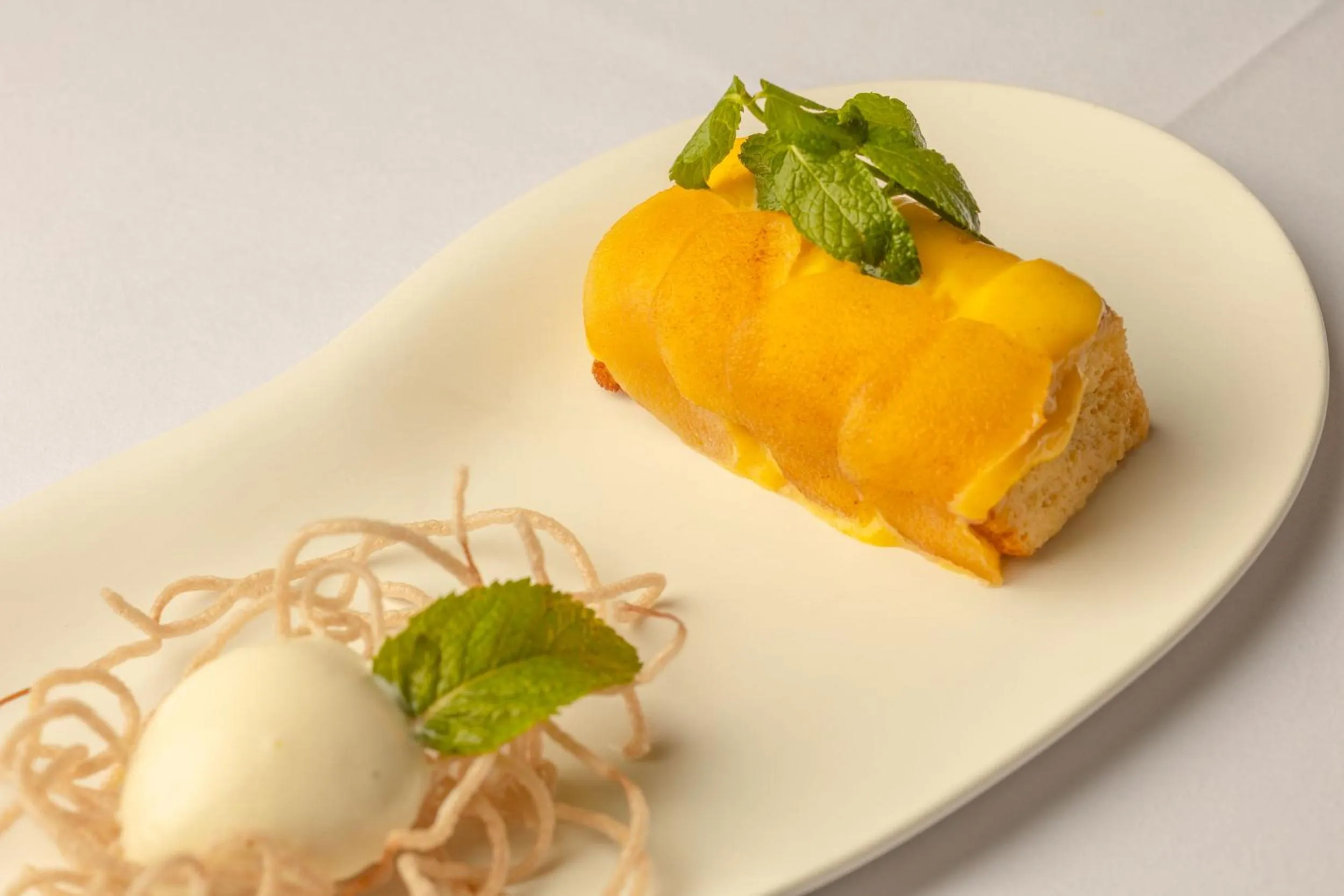 Restaurant/places to eat in Hotel Viura