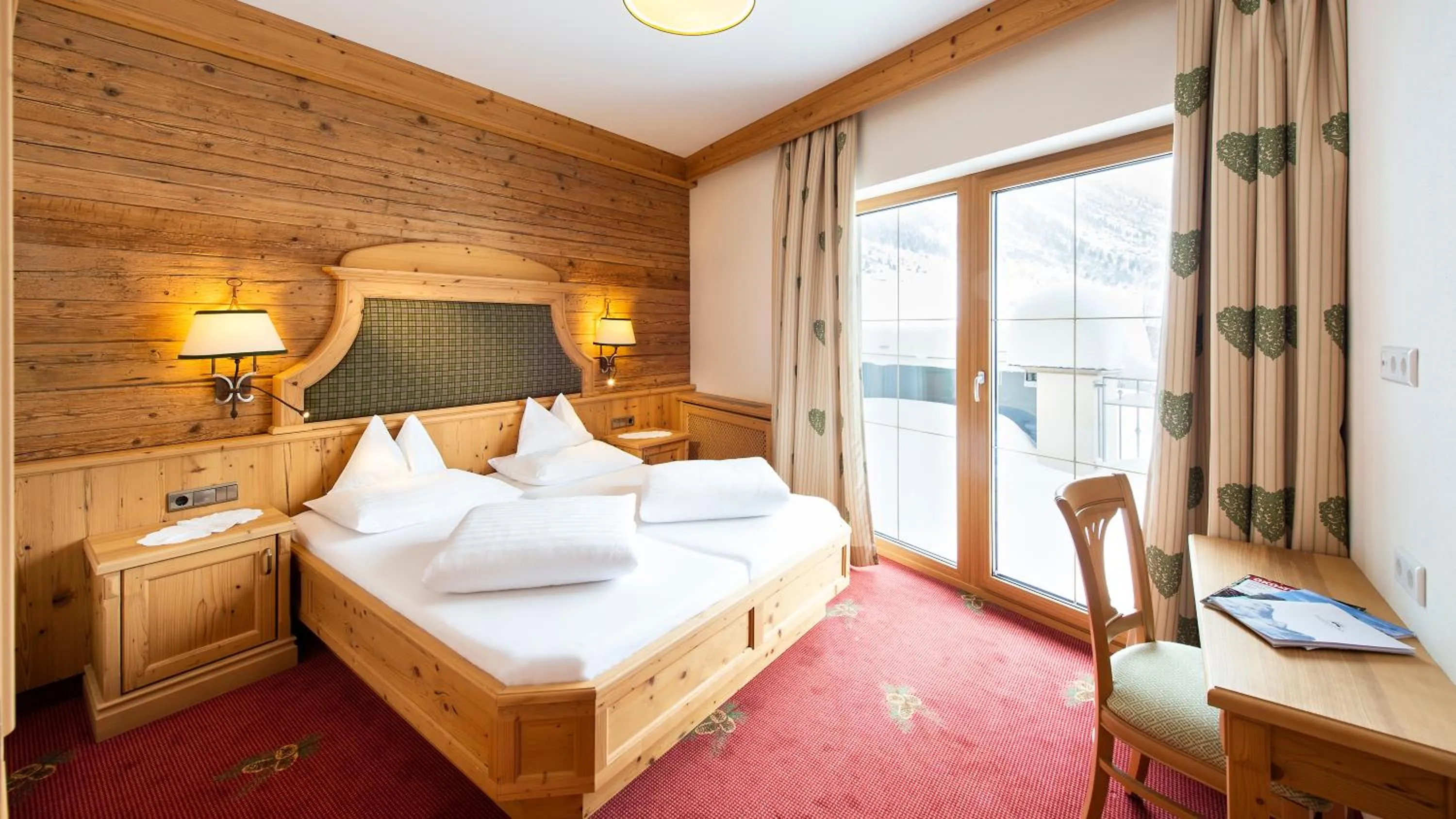 Photo of the whole room, Bed in Alpenresort Fluchthorn