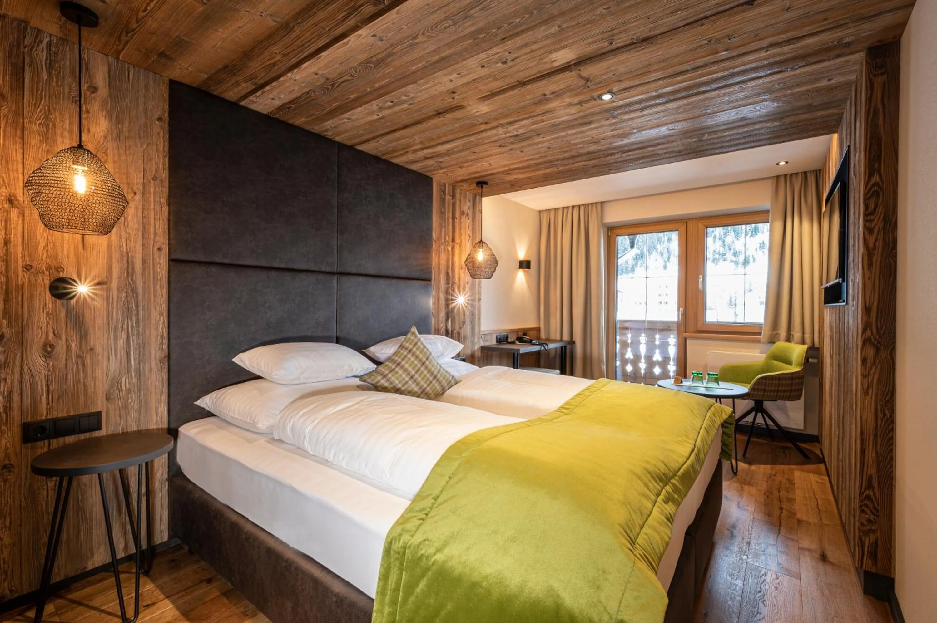 Photo of the whole room, Bed in Alpenresort Fluchthorn